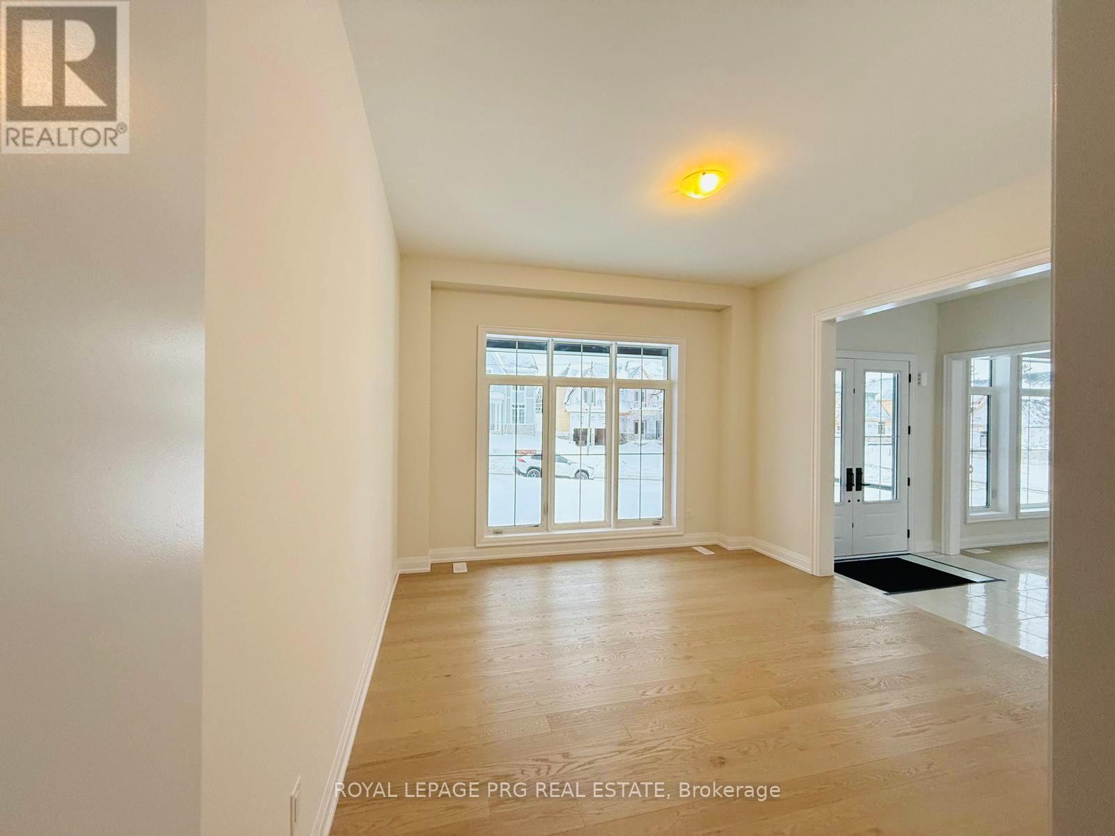 12 Herbert Avenue, Oro-Medonte, Ontario  L0L 2L0 - Photo 7 - S12650198