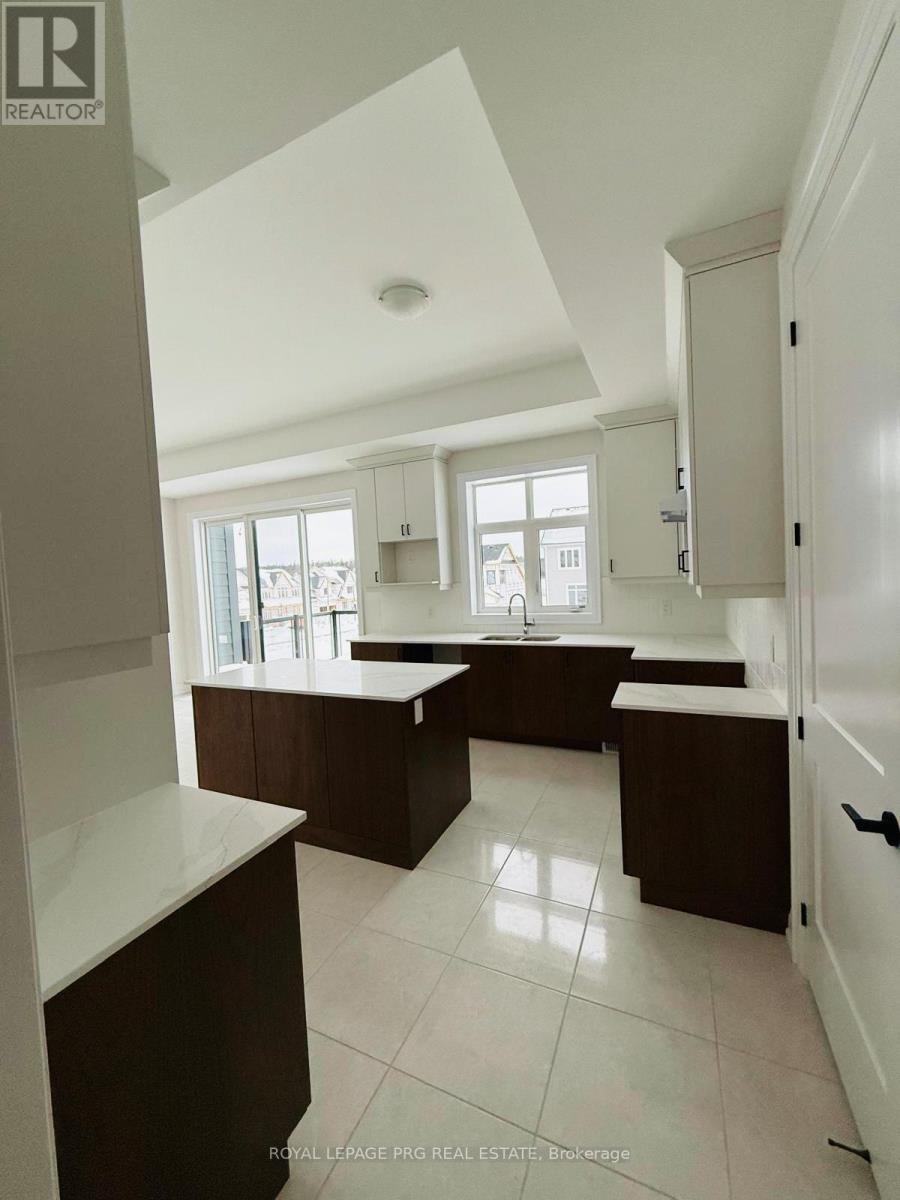 12 Herbert Avenue, Oro-Medonte, Ontario  L0L 2L0 - Photo 4 - S12650198