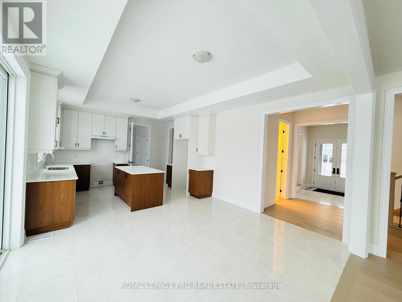 12 Herbert Avenue, Oro-Medonte, Ontario  L0L 2L0 - Photo 5 - S12650198