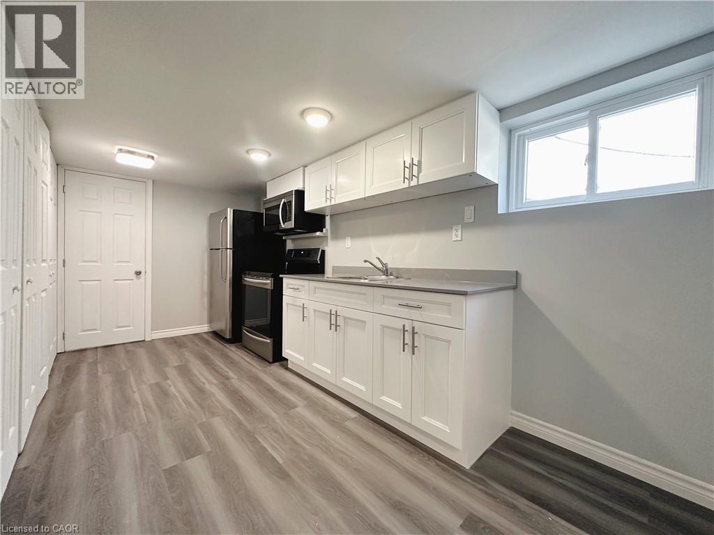 39 Maywood Road Unit# Lower, Kitchener, Ontario  N2C 2A2 - Photo 3 - 40813210