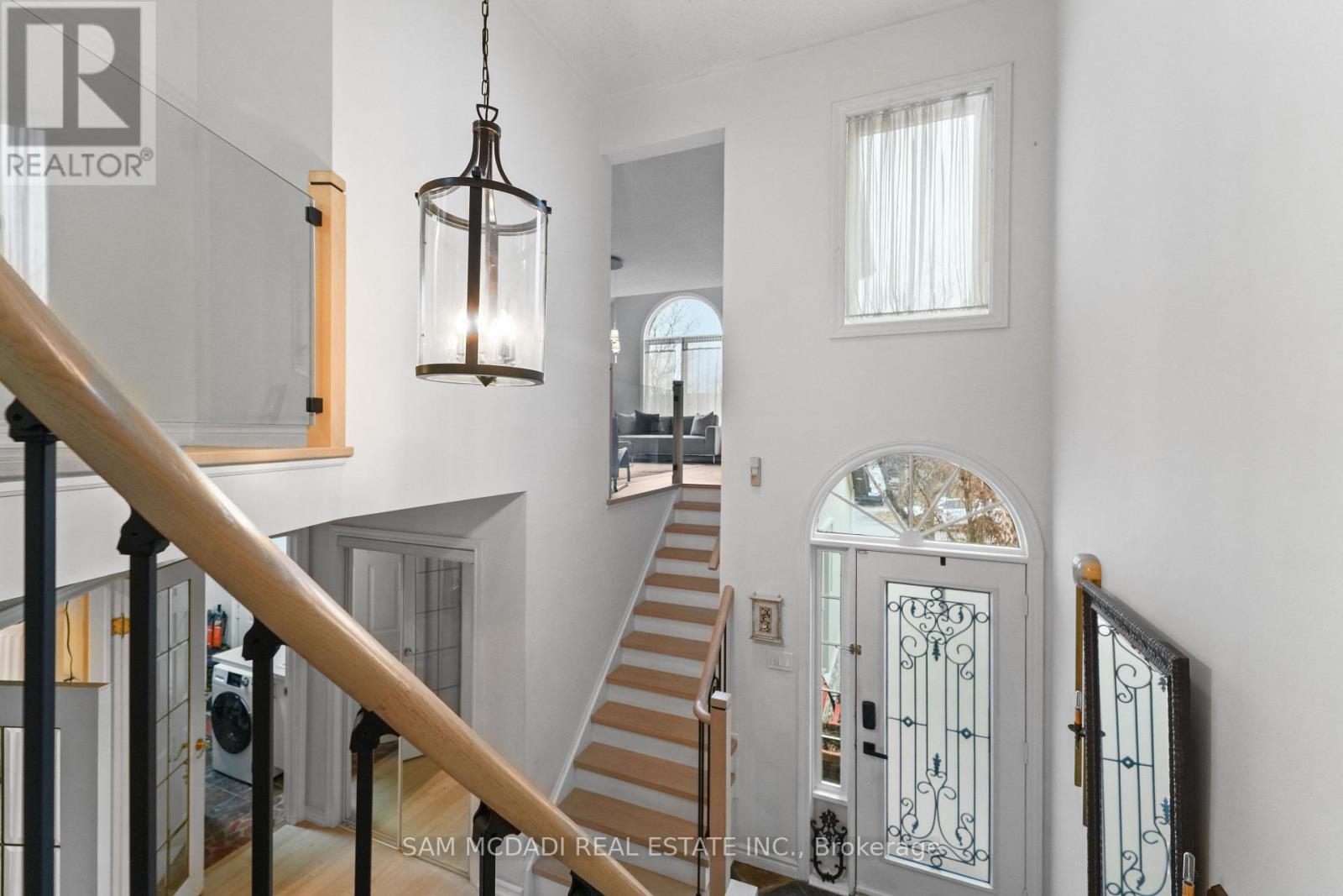 6074 Leeside Crescent, Mississauga, Ontario  L5M 5K6 - Photo 26 - W12910650