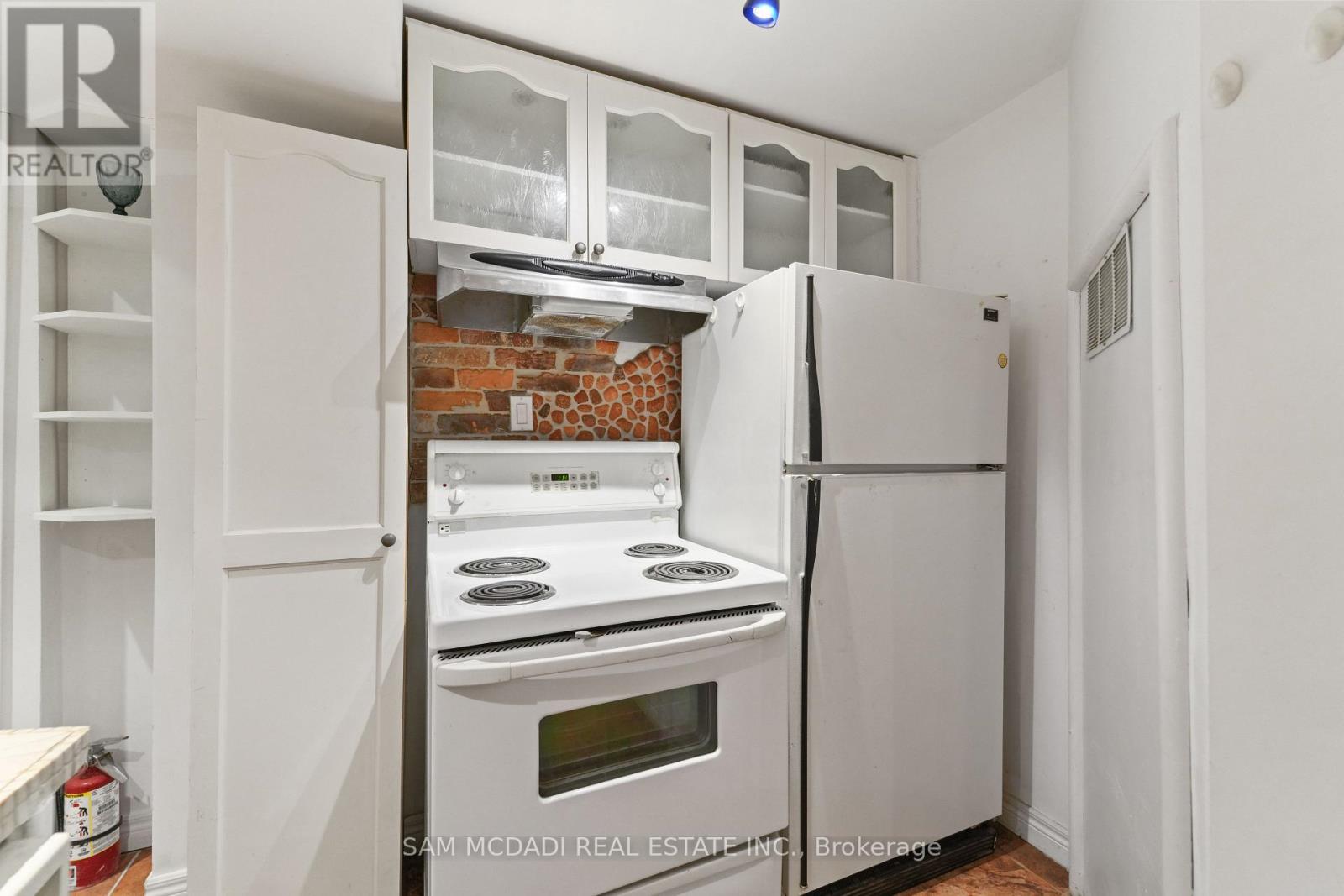 6074 Leeside Crescent, Mississauga, Ontario  L5M 5K6 - Photo 34 - W12910650