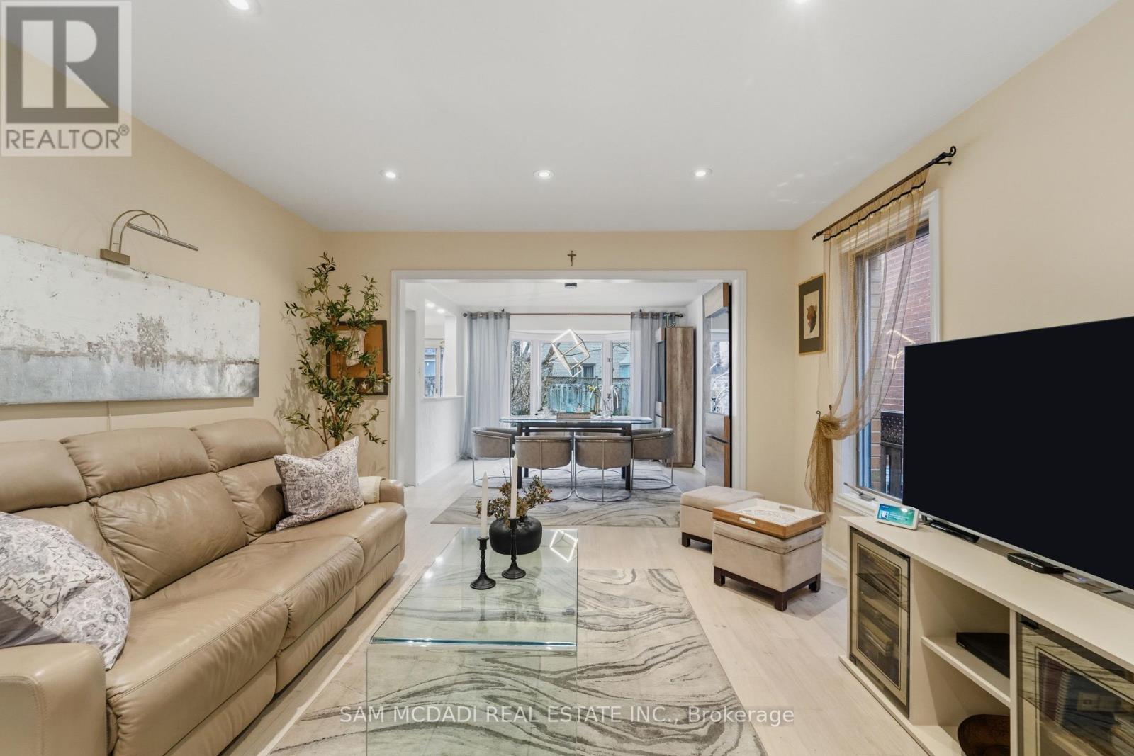 6074 Leeside Crescent, Mississauga, Ontario  L5M 5K6 - Photo 7 - W12910650