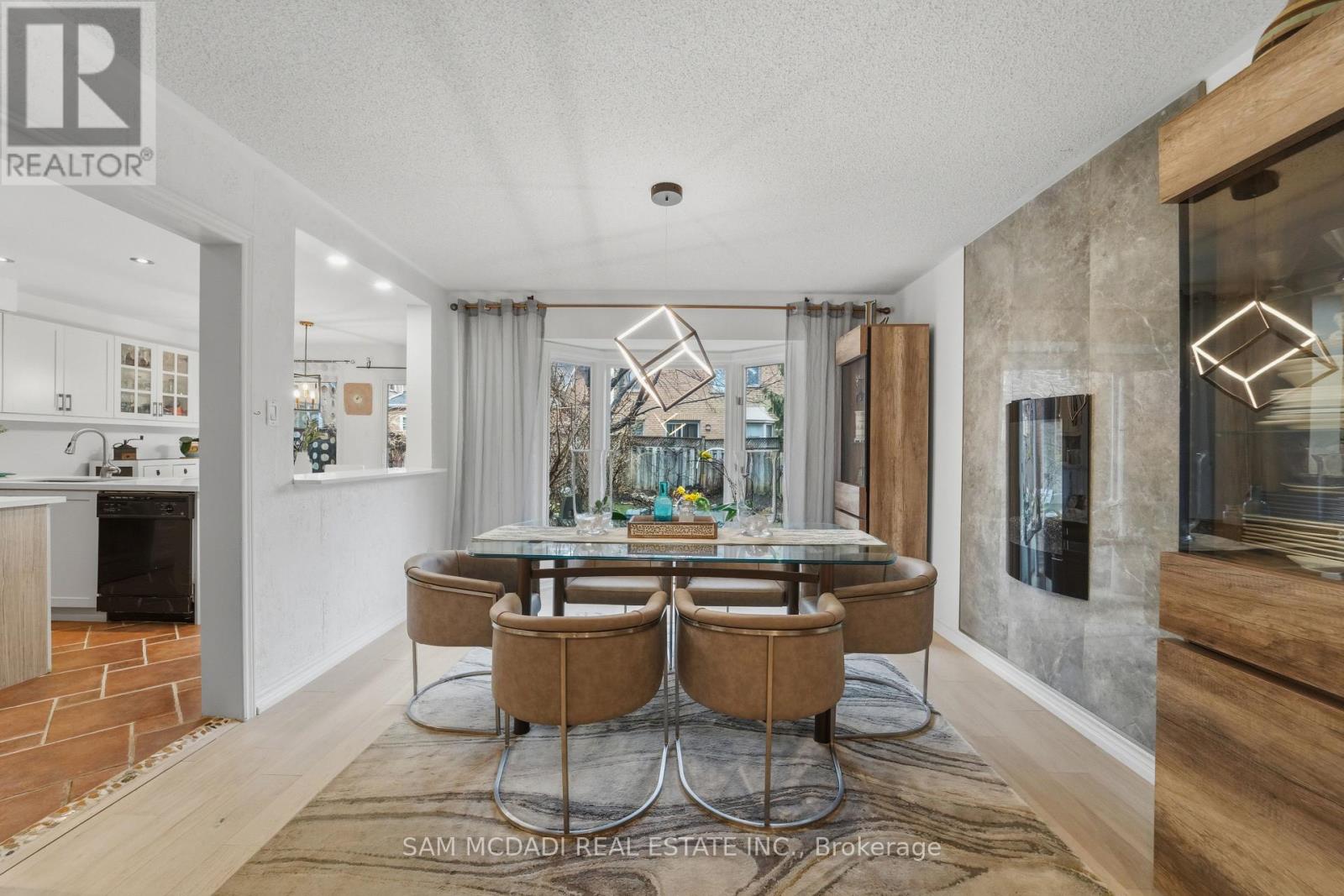 6074 Leeside Crescent, Mississauga, Ontario  L5M 5K6 - Photo 9 - W12910650