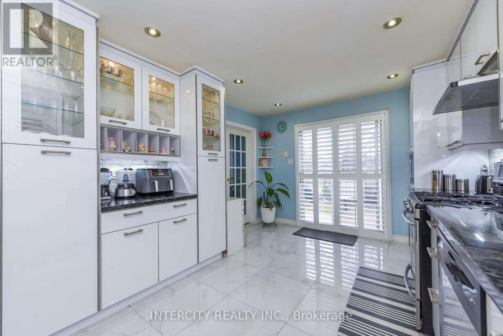 7140 Dalewood Drive, Mississauga, Ontario  L4T 4E9 - Photo 19 - W12910666