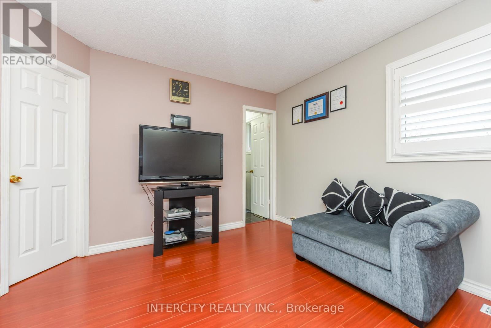 7140 Dalewood Drive, Mississauga, Ontario  L4T 4E9 - Photo 33 - W12910666