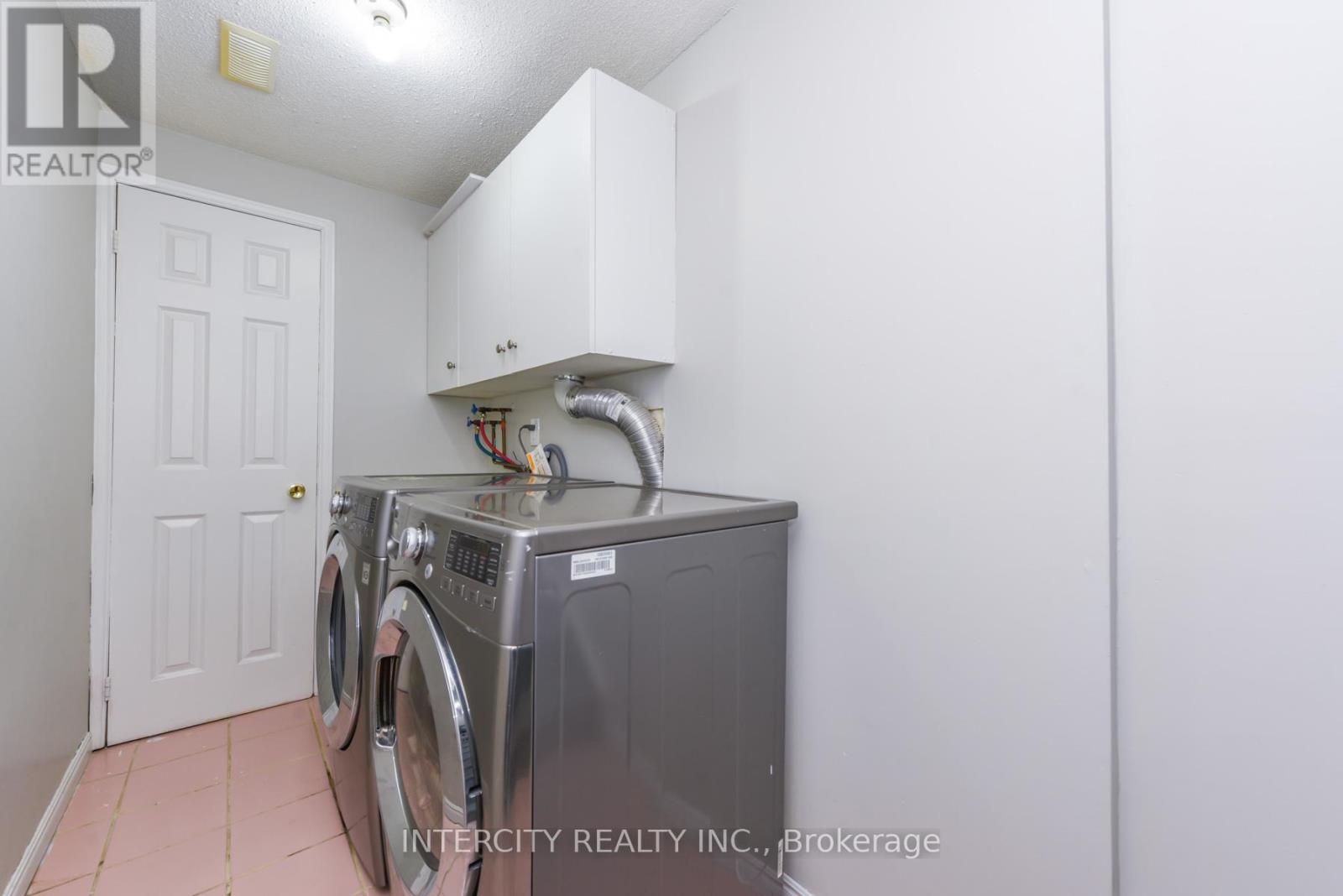 7140 Dalewood Drive, Mississauga, Ontario  L4T 4E9 - Photo 38 - W12910666