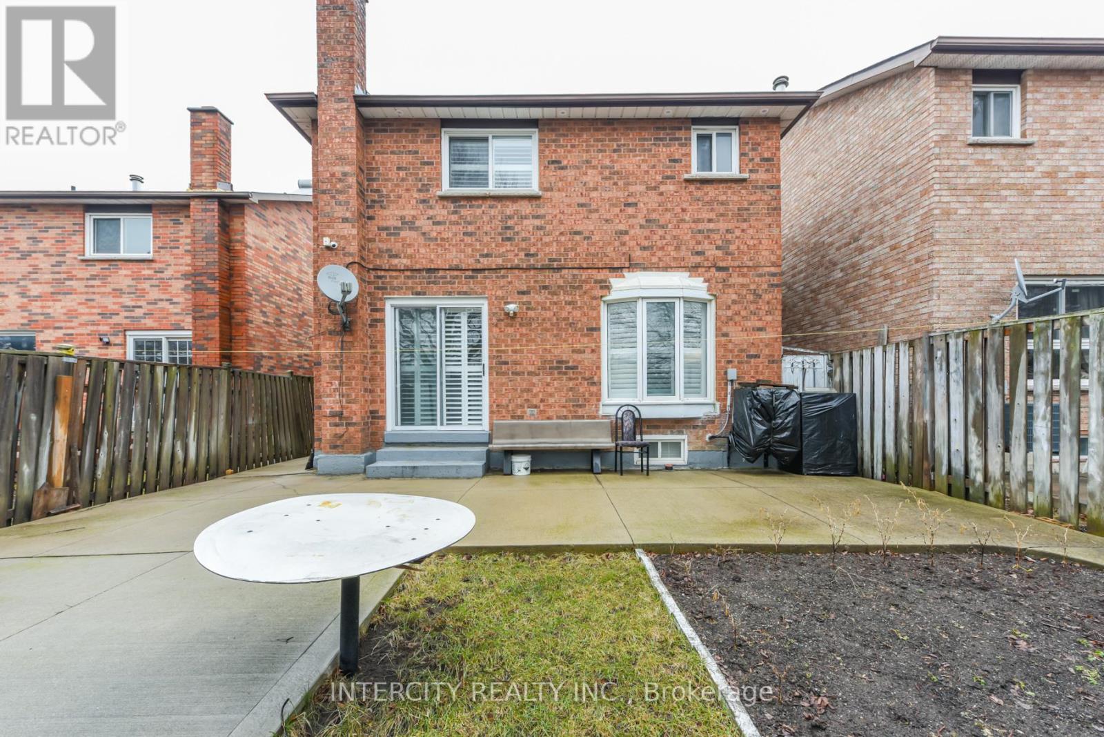 7140 Dalewood Drive, Mississauga, Ontario  L4T 4E9 - Photo 47 - W12910666