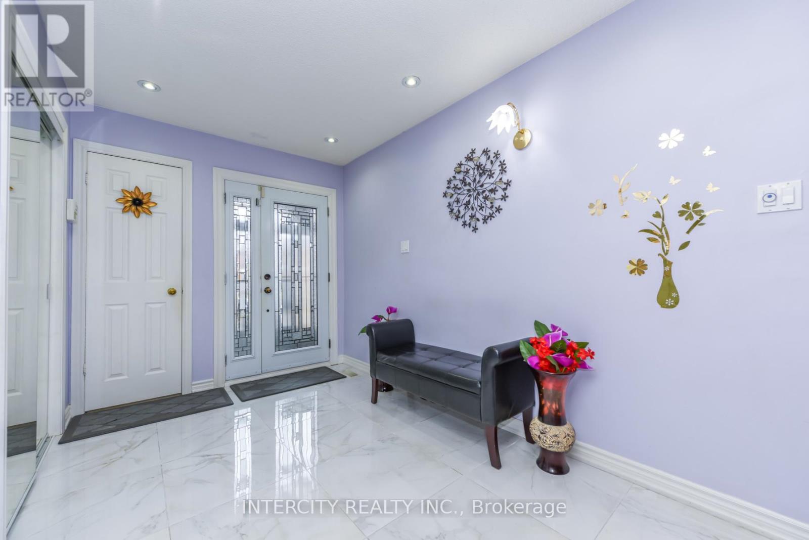 7140 Dalewood Drive, Mississauga, Ontario  L4T 4E9 - Photo 6 - W12910666