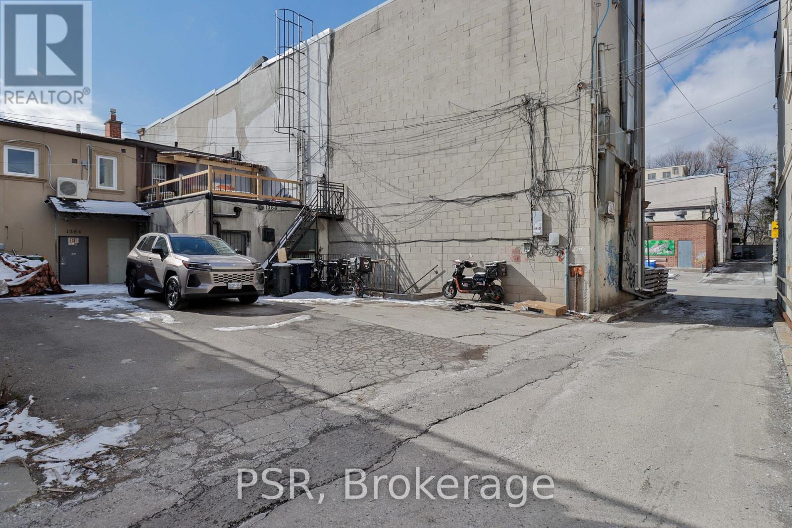 202 - 1364 St Clair Avenue, Toronto, Ontario  M6E 1C4 - Photo 14 - W12910668