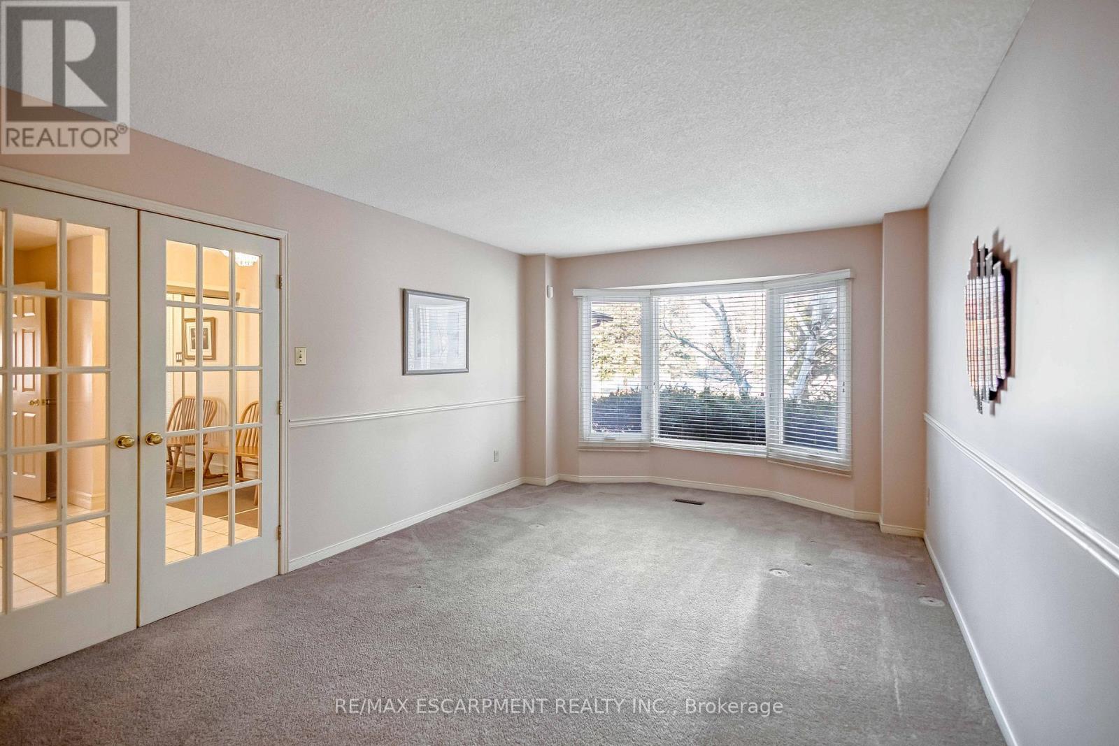 4037 Chadburn Crescent, Mississauga, Ontario  L5L 3X3 - Photo 15 - W12910718