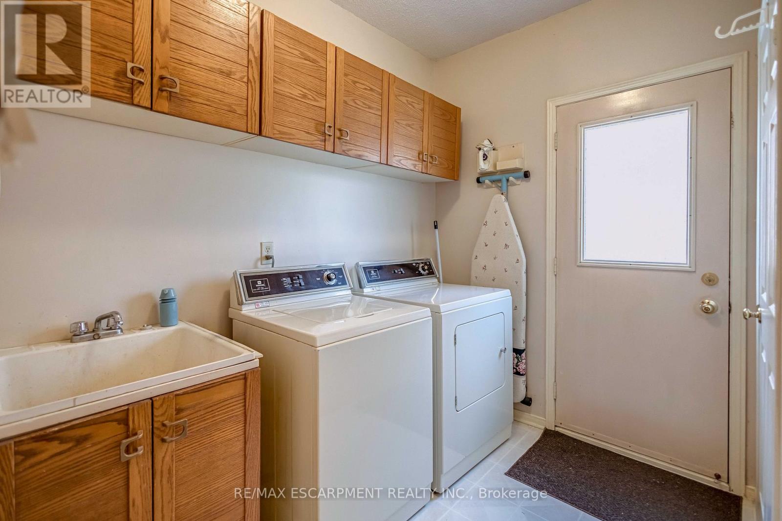 4037 Chadburn Crescent, Mississauga, Ontario  L5L 3X3 - Photo 20 - W12910718