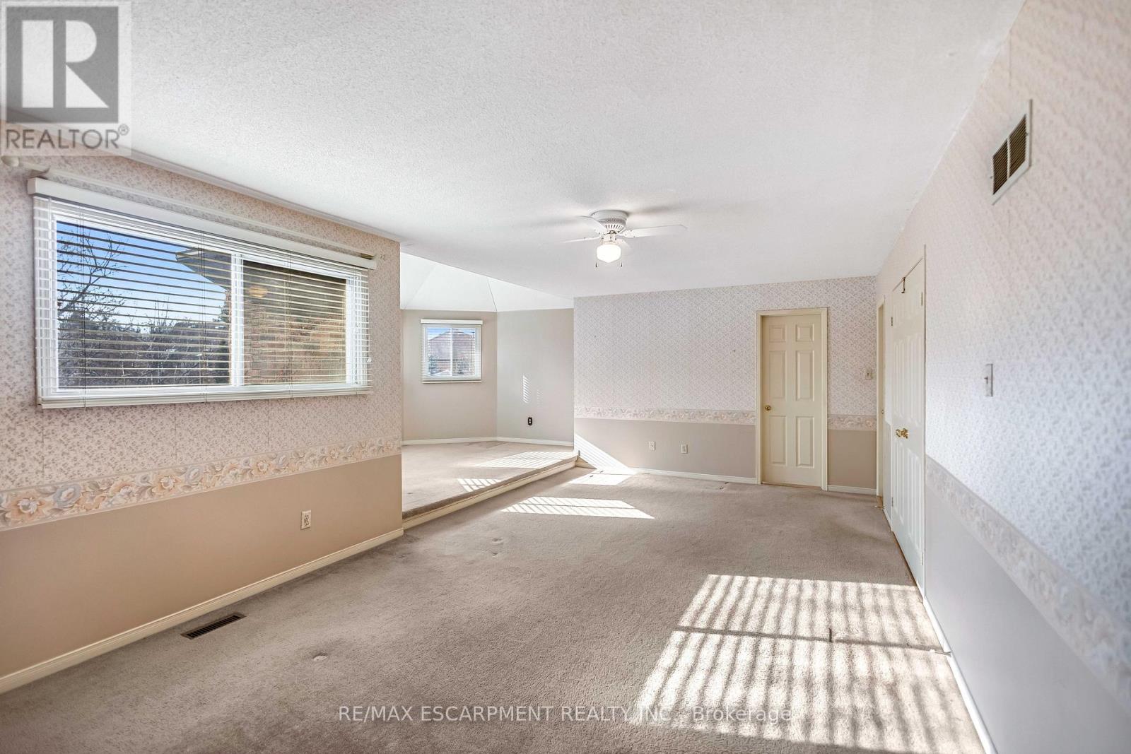 4037 Chadburn Crescent, Mississauga, Ontario  L5L 3X3 - Photo 24 - W12910718