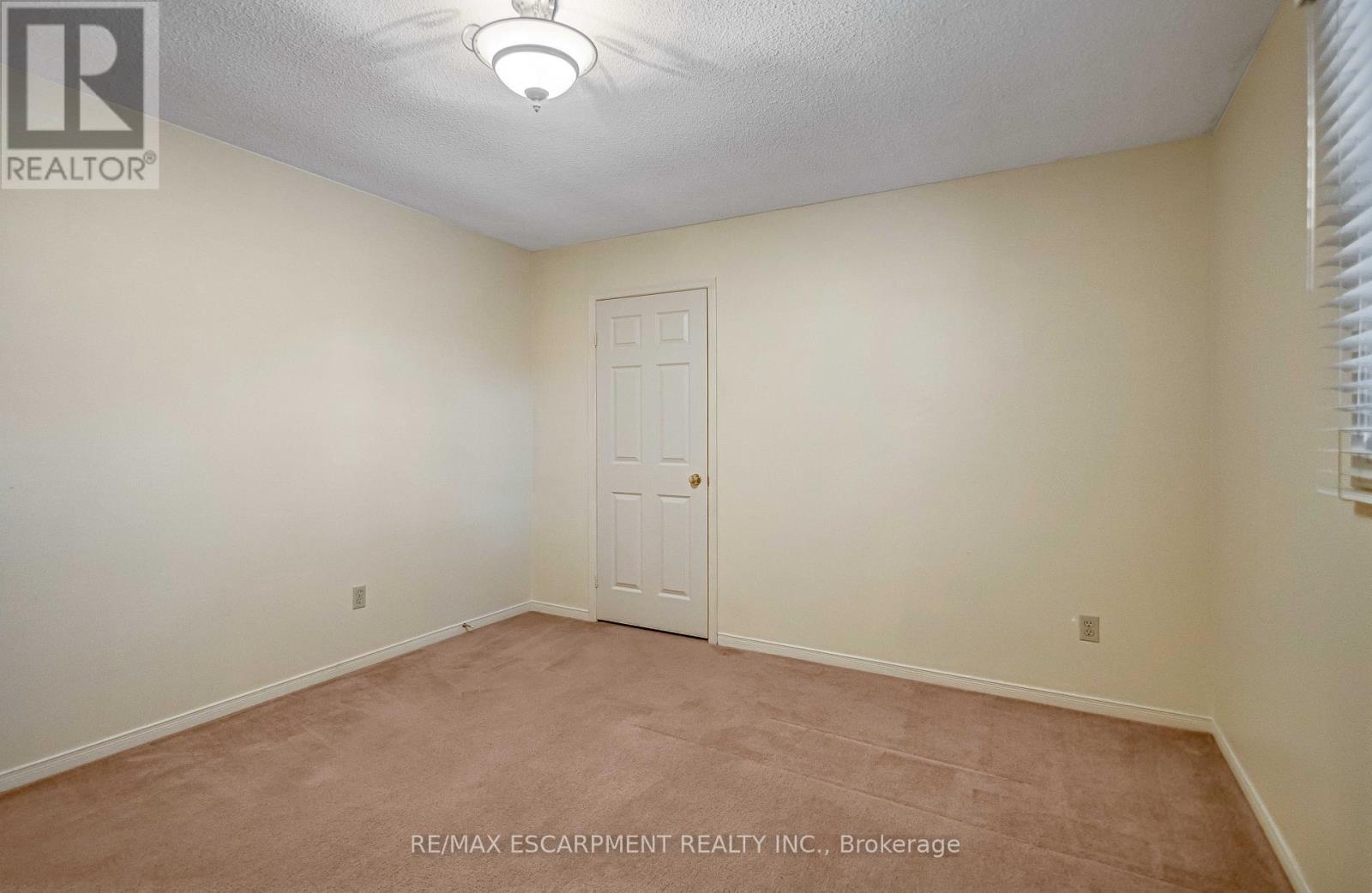 4037 Chadburn Crescent, Mississauga, Ontario  L5L 3X3 - Photo 31 - W12910718