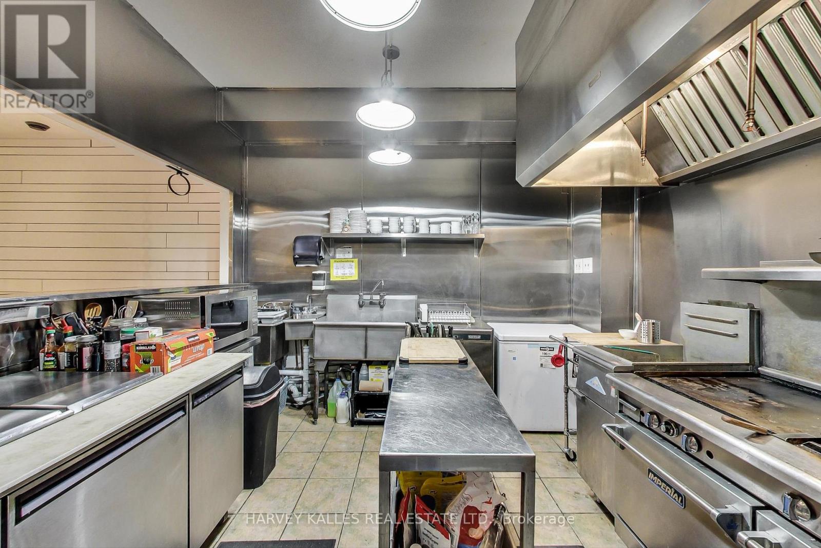 395 Keele Street, Toronto, Ontario  M6P 2K9 - Photo 3 - W12910722