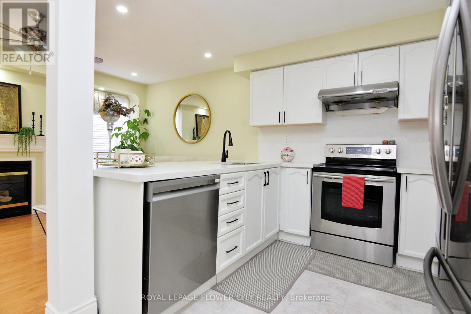 45 Roadmaster Lane, Brampton, Ontario  L7A 3A7 - Photo 15 - W12910736