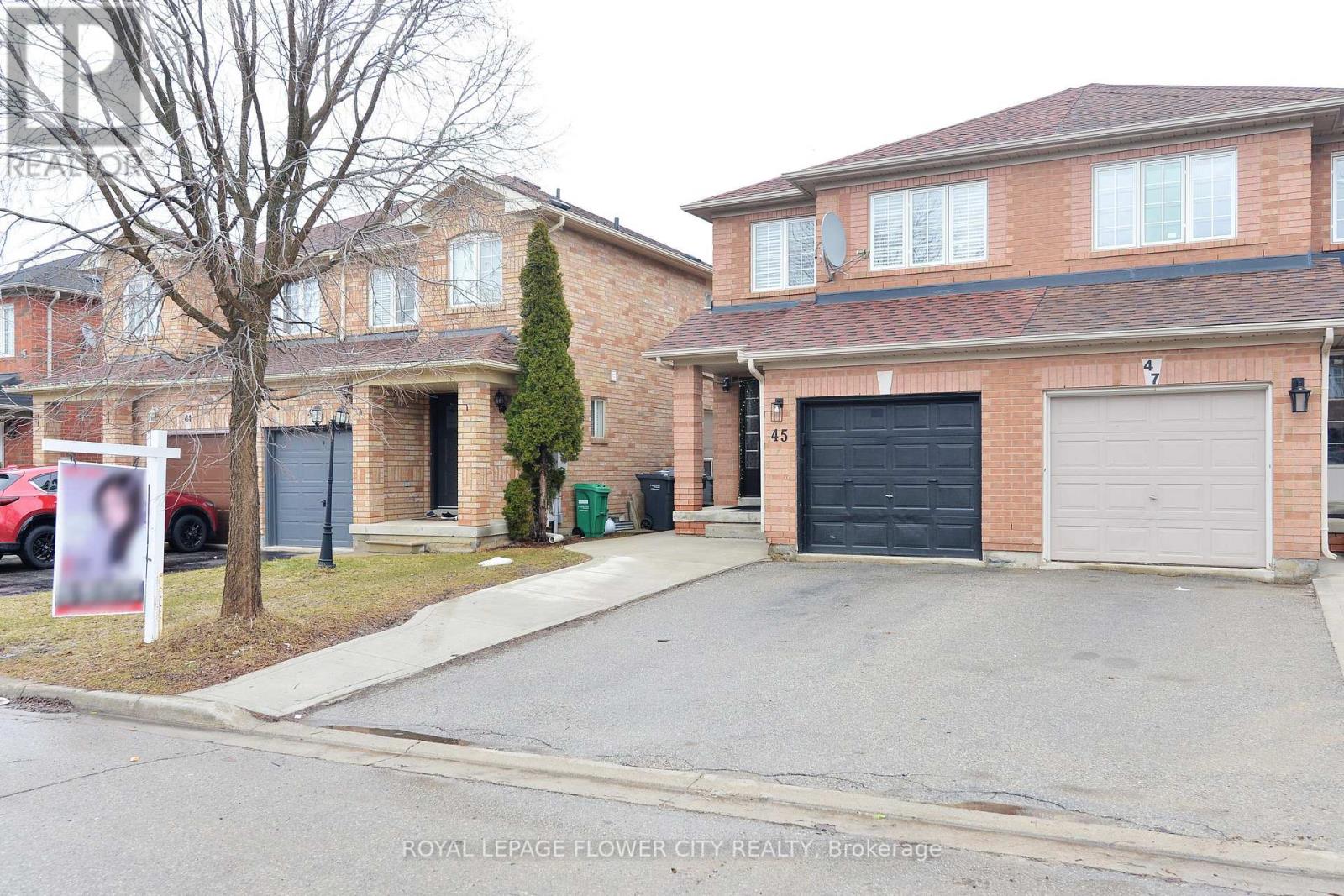 45 Roadmaster Lane, Brampton, Ontario  L7A 3A7 - Photo 2 - W12910736