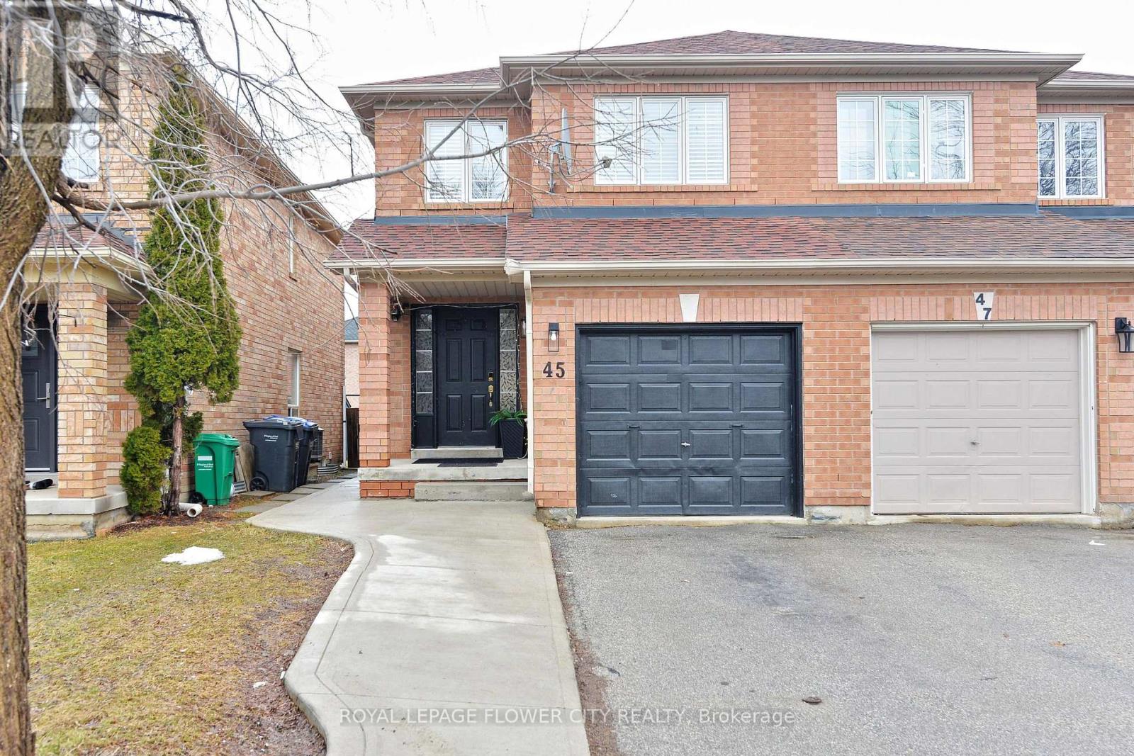 45 Roadmaster Lane, Brampton, Ontario  L7A 3A7 - Photo 3 - W12910736