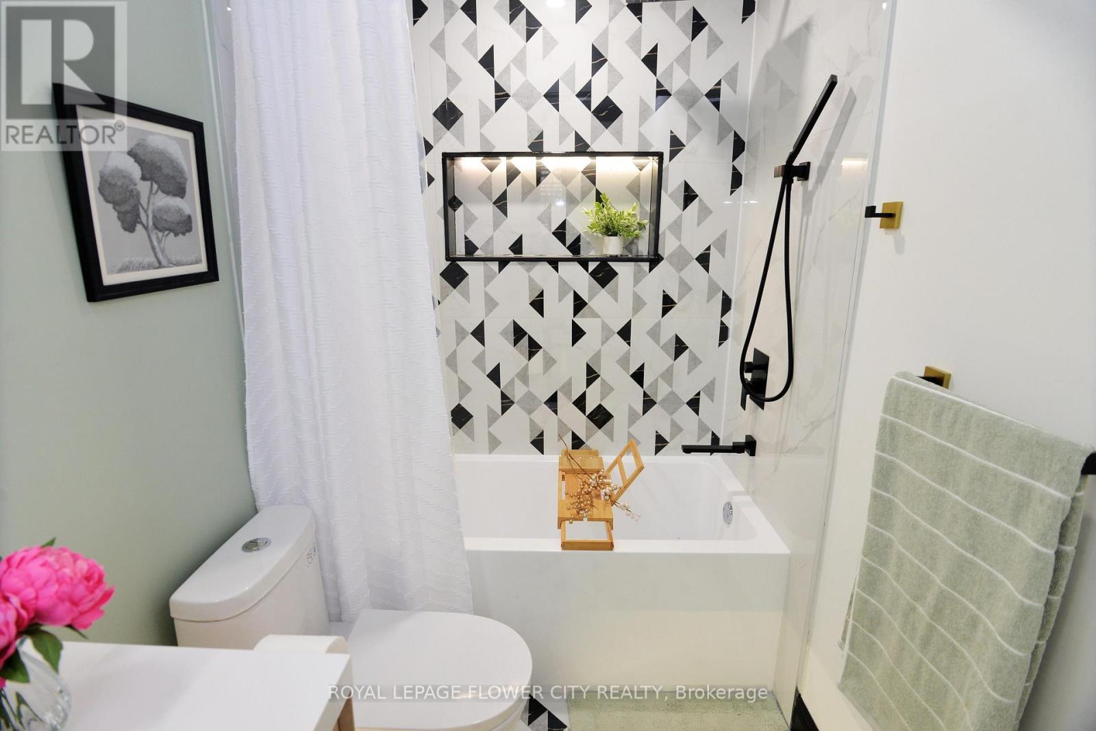 45 Roadmaster Lane, Brampton, Ontario  L7A 3A7 - Photo 32 - W12910736