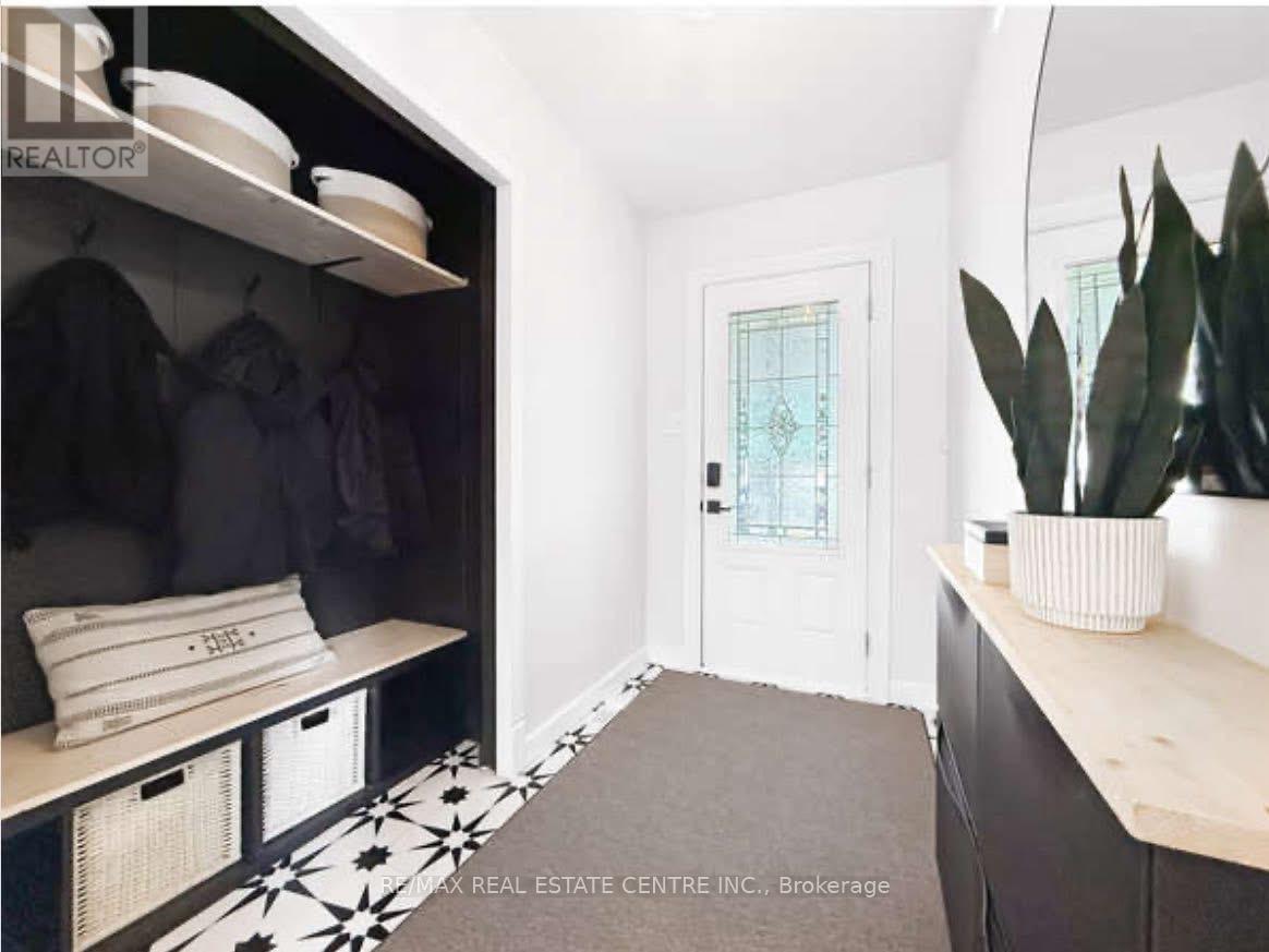 26 Diane Drive, Orangeville, Ontario  L9W 2N4 - Photo 6 - W12910744