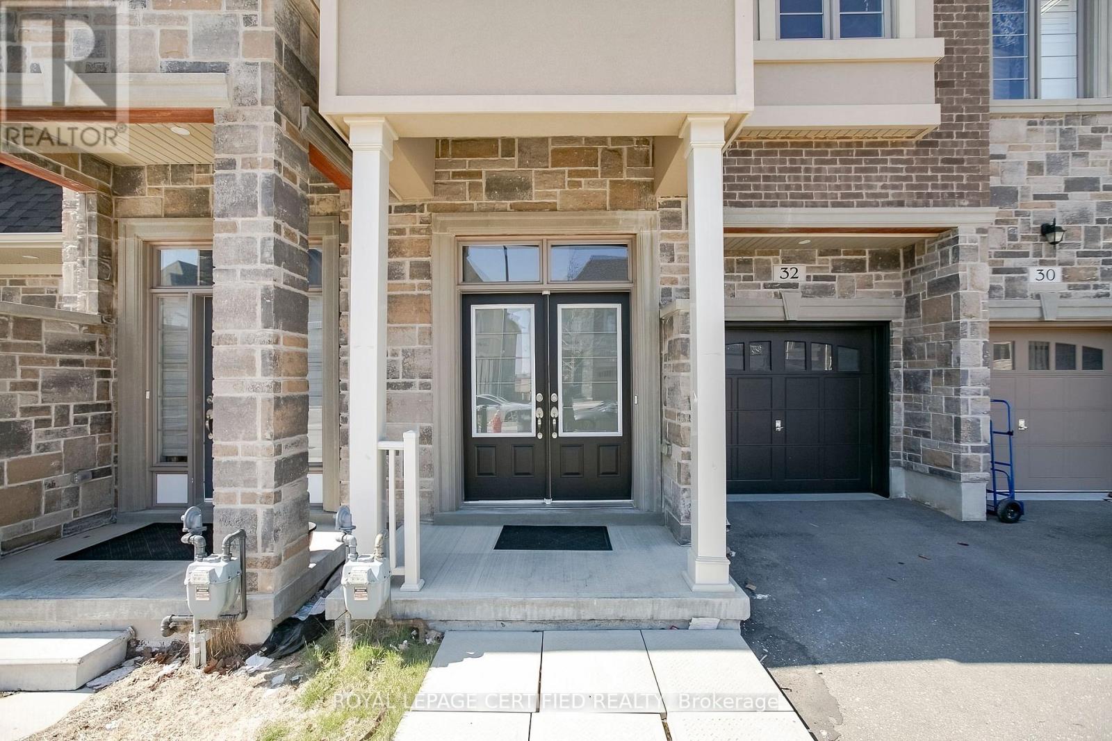 32 DALBEATTIE DRIVE, Brampton, Ontario