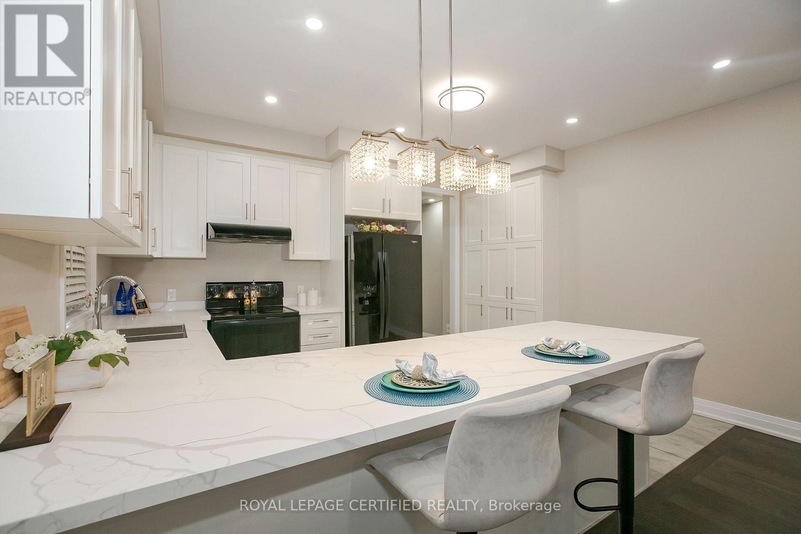 32 Dalbeattie Drive, Brampton, Ontario  L6Y 6H6 - Photo 17 - W12910746