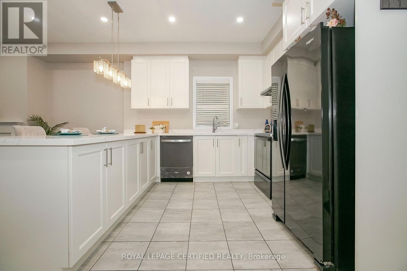 32 Dalbeattie Drive, Brampton, Ontario  L6Y 6H6 - Photo 19 - W12910746