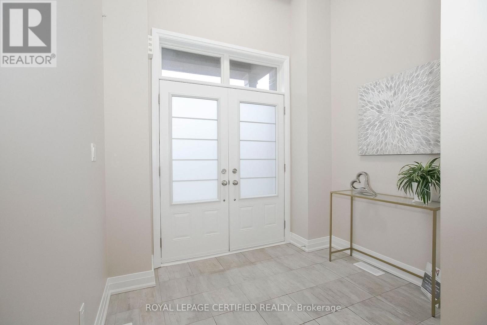 32 Dalbeattie Drive, Brampton, Ontario  L6Y 6H6 - Photo 2 - W12910746