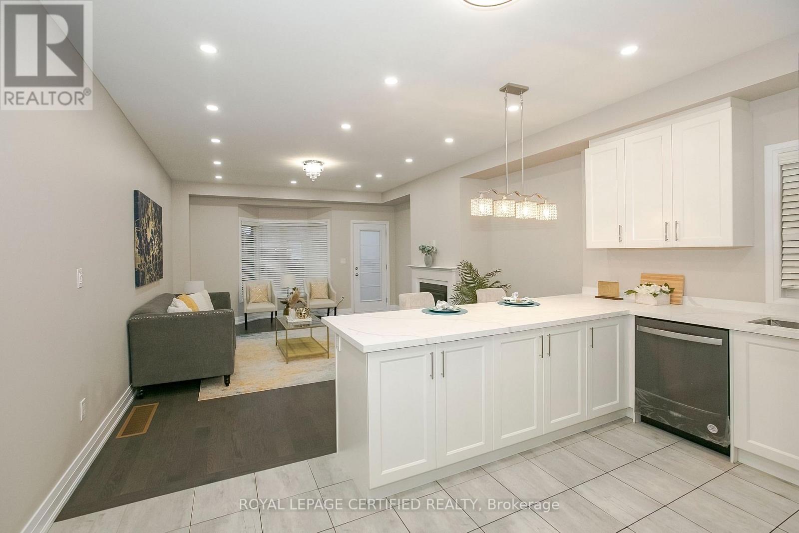 32 Dalbeattie Drive, Brampton, Ontario  L6Y 6H6 - Photo 21 - W12910746