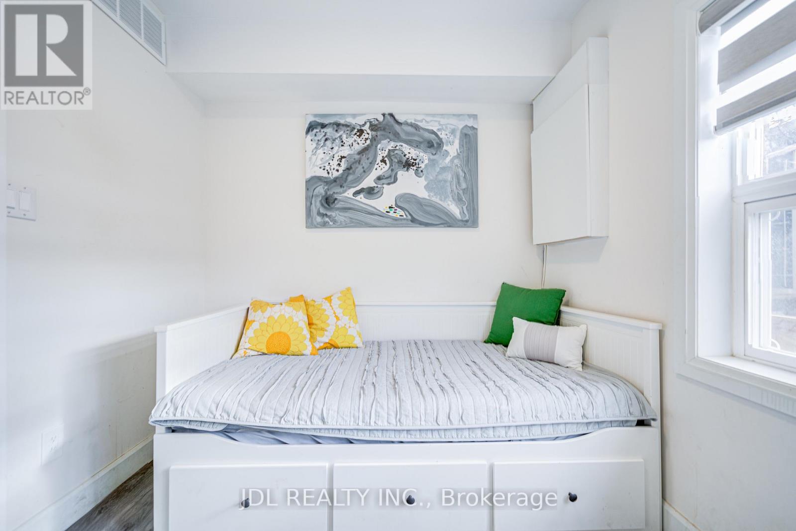 3 - 5 Sorauren Avenue, Toronto, Ontario  M6R 2C6 - Photo 15 - W12910784