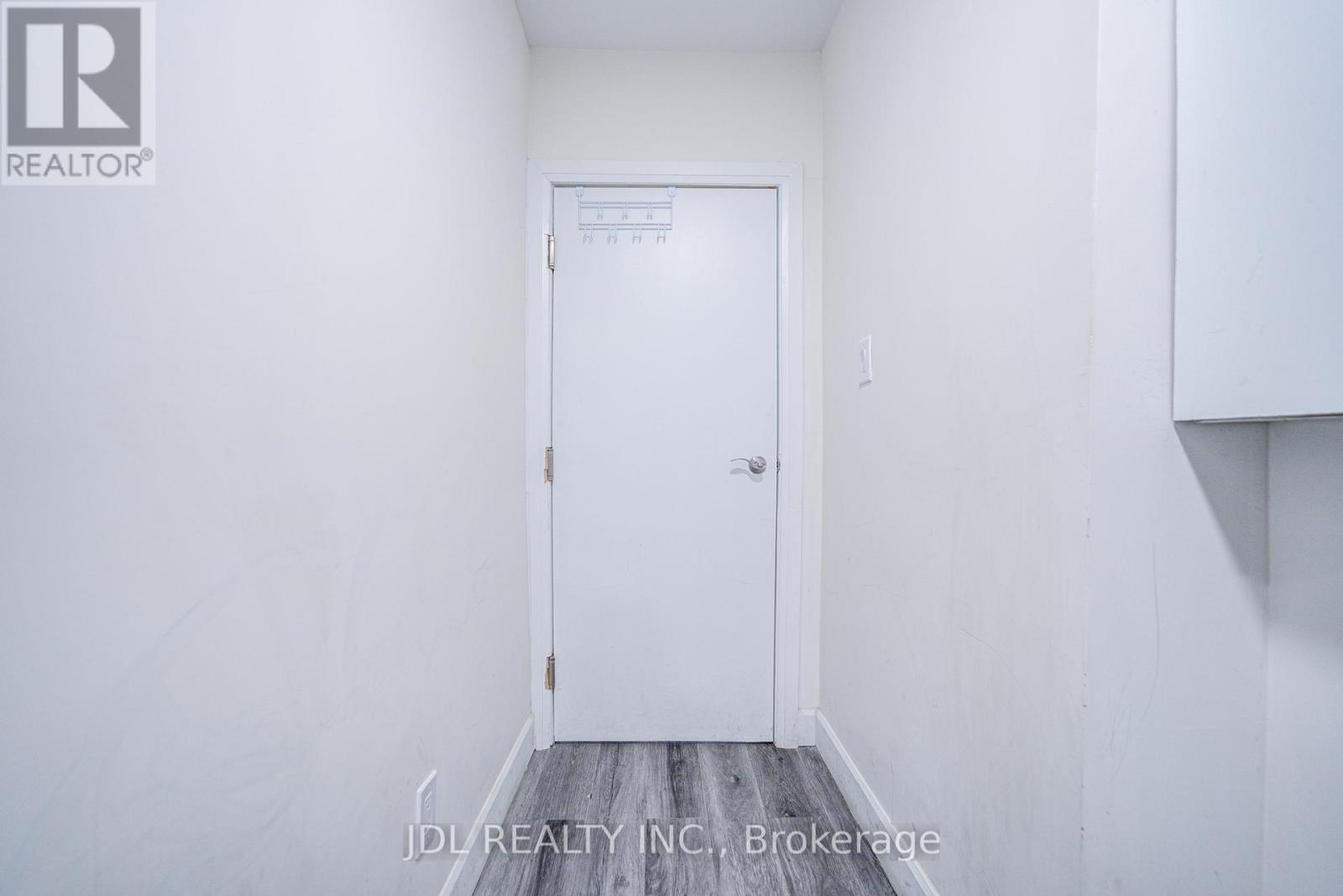 3 - 5 Sorauren Avenue, Toronto, Ontario  M6R 2C6 - Photo 9 - W12910784