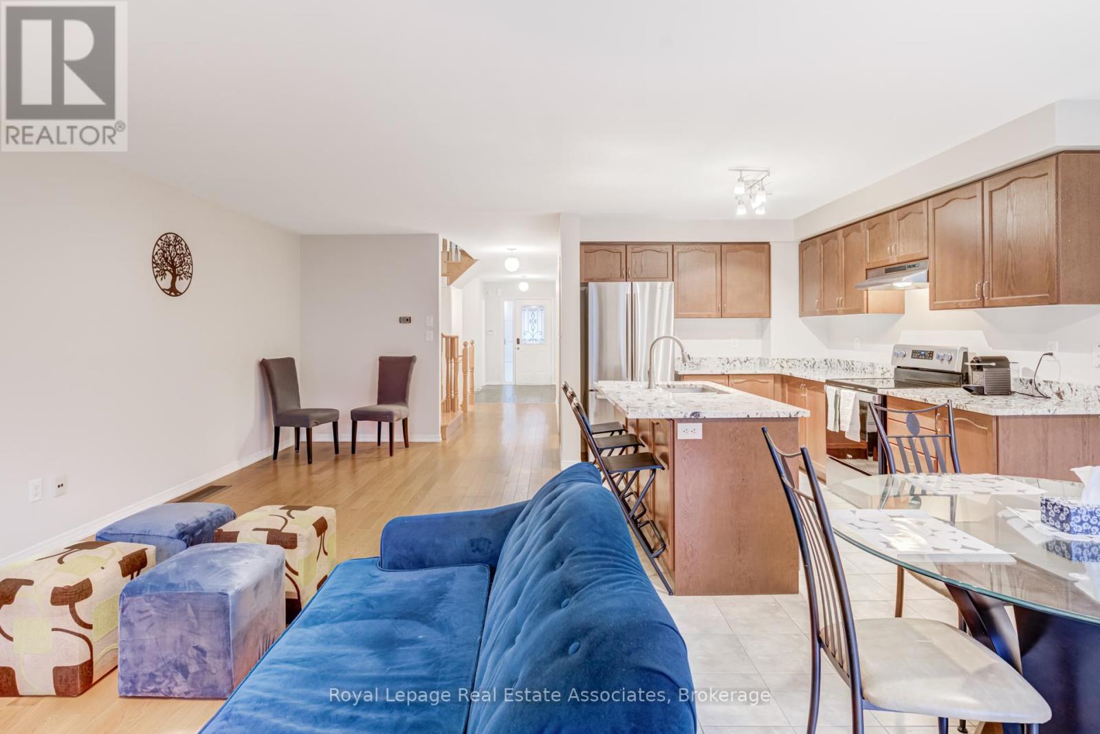 1315 Brandon Terrace, Milton, Ontario  L9T 7R3 - Photo 10 - W12910806