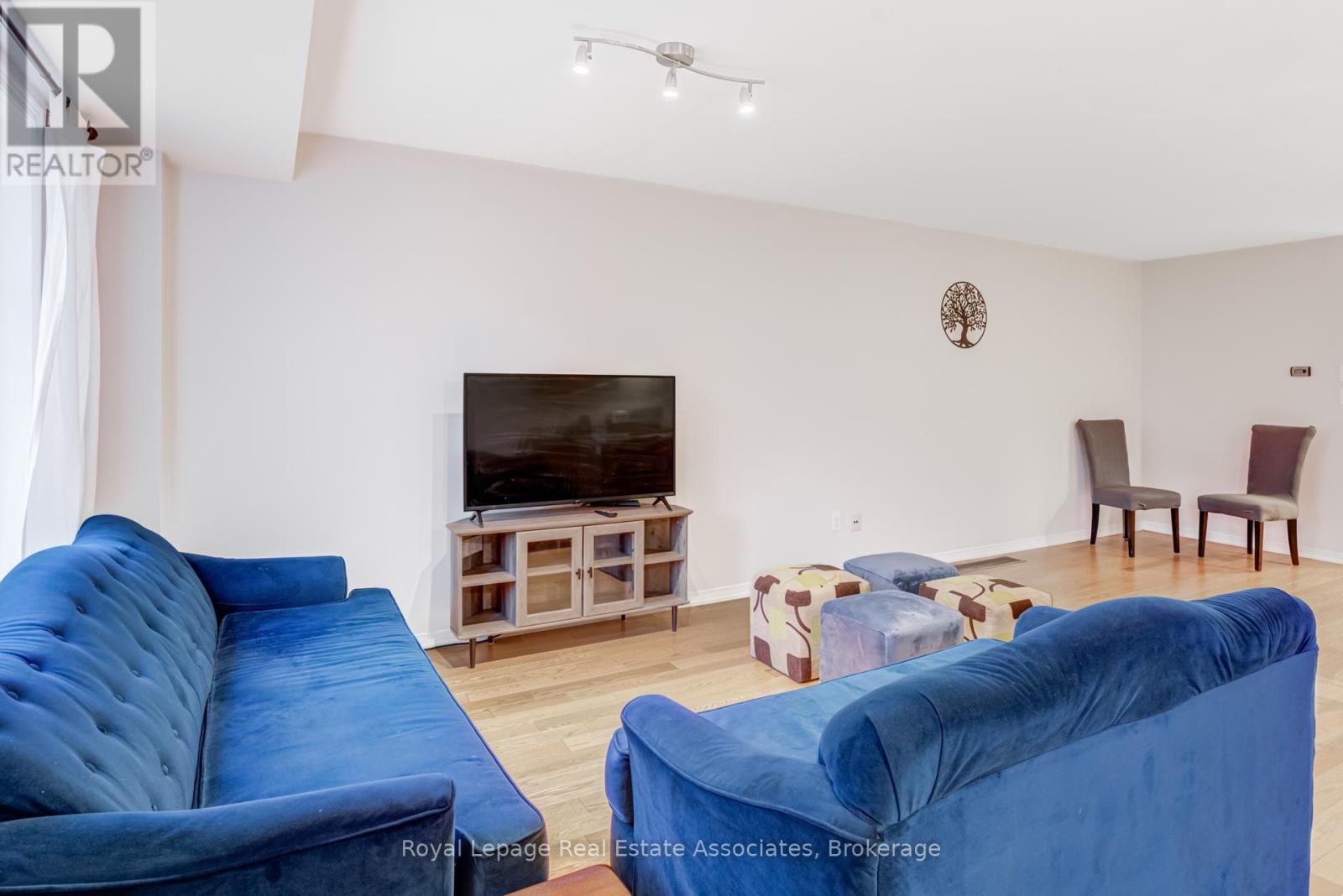 1315 Brandon Terrace, Milton, Ontario  L9T 7R3 - Photo 11 - W12910806