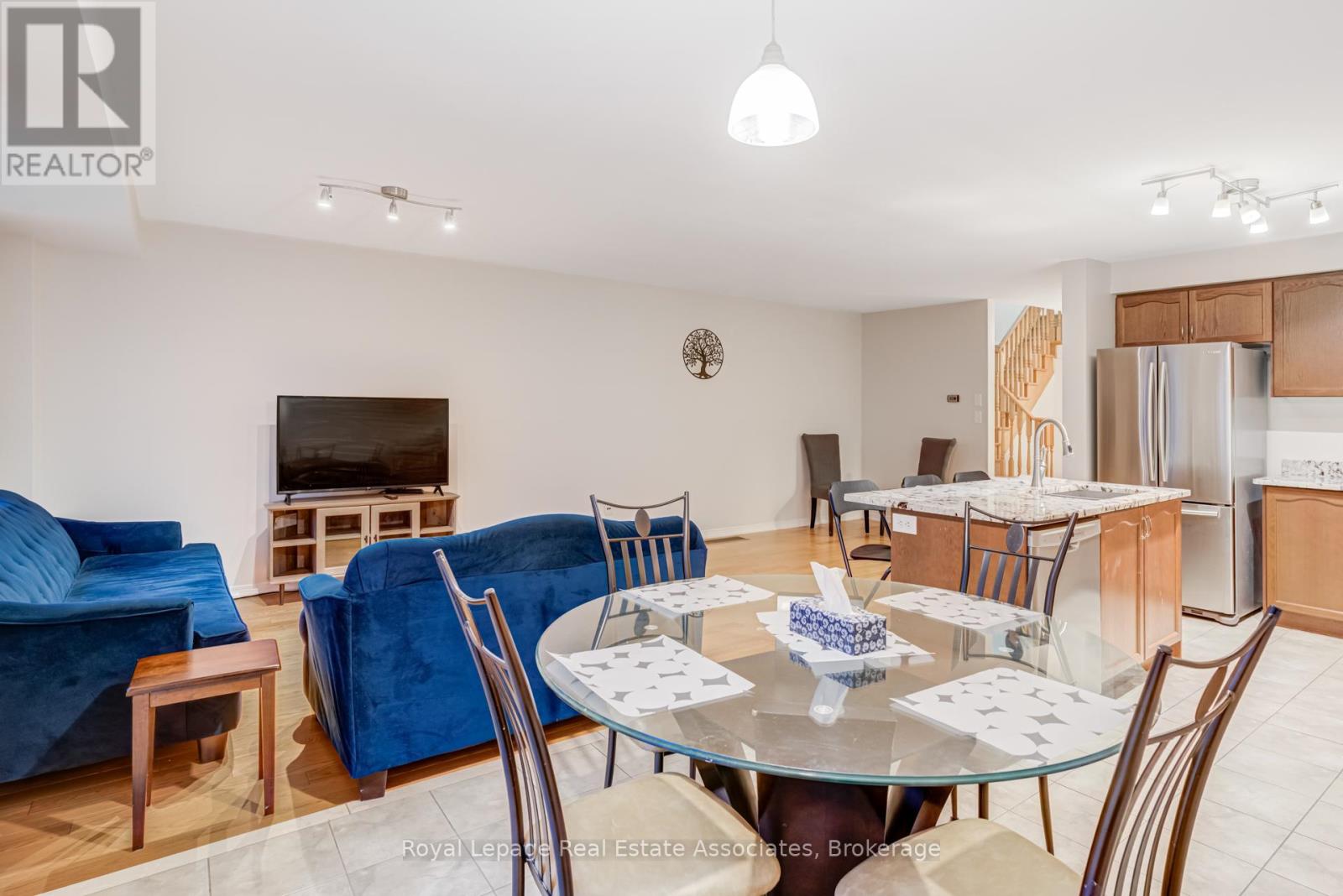 1315 Brandon Terrace, Milton, Ontario  L9T 7R3 - Photo 15 - W12910806