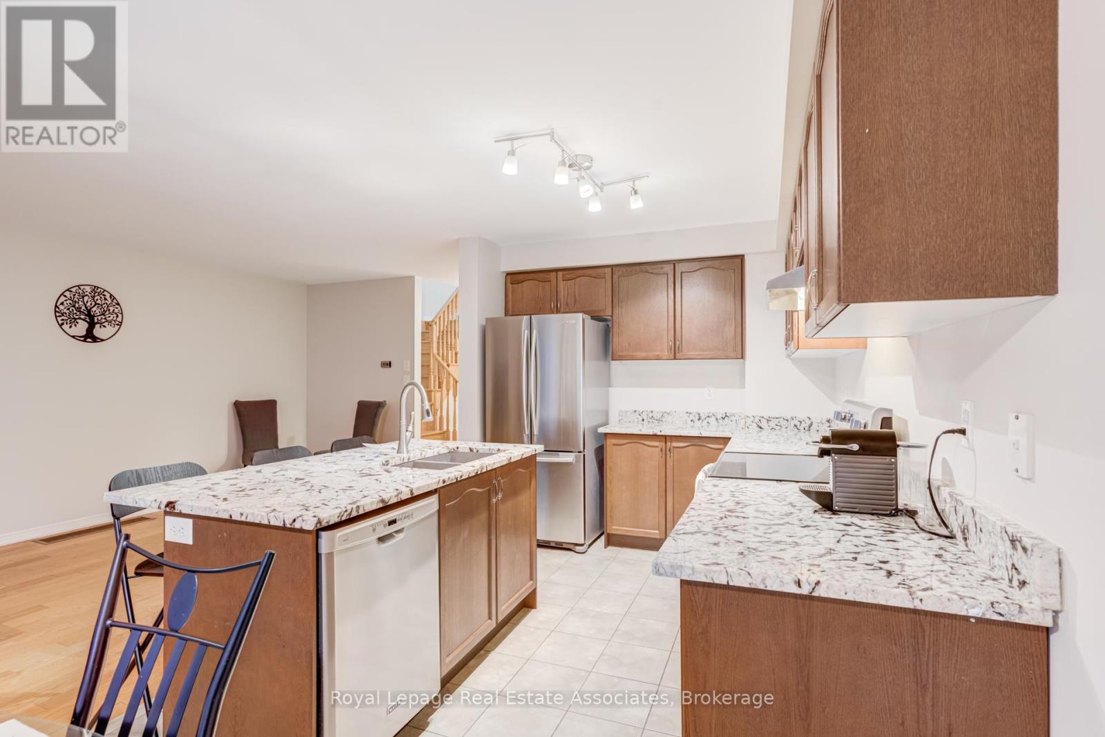 1315 Brandon Terrace, Milton, Ontario  L9T 7R3 - Photo 18 - W12910806