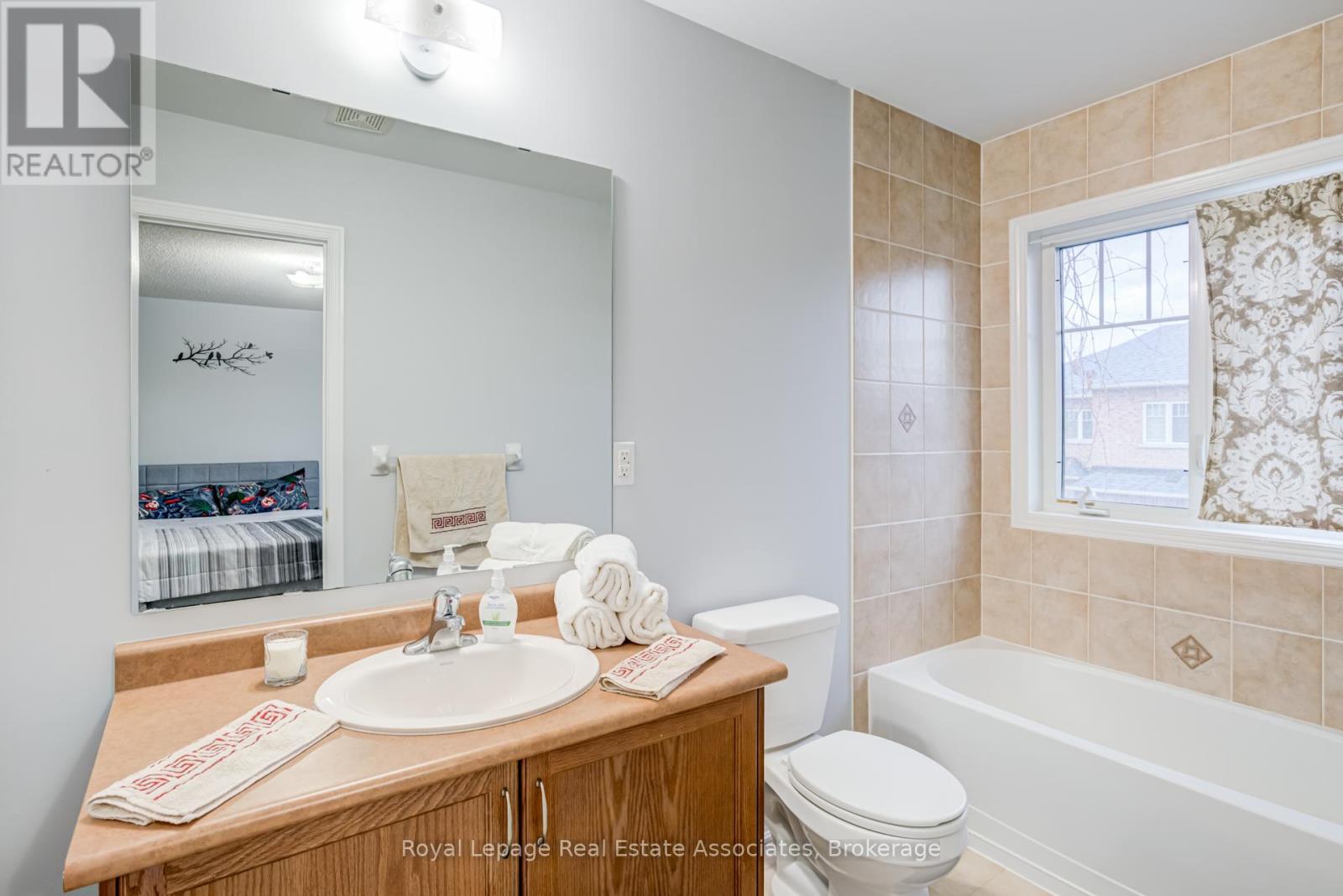 1315 Brandon Terrace, Milton, Ontario  L9T 7R3 - Photo 36 - W12910806