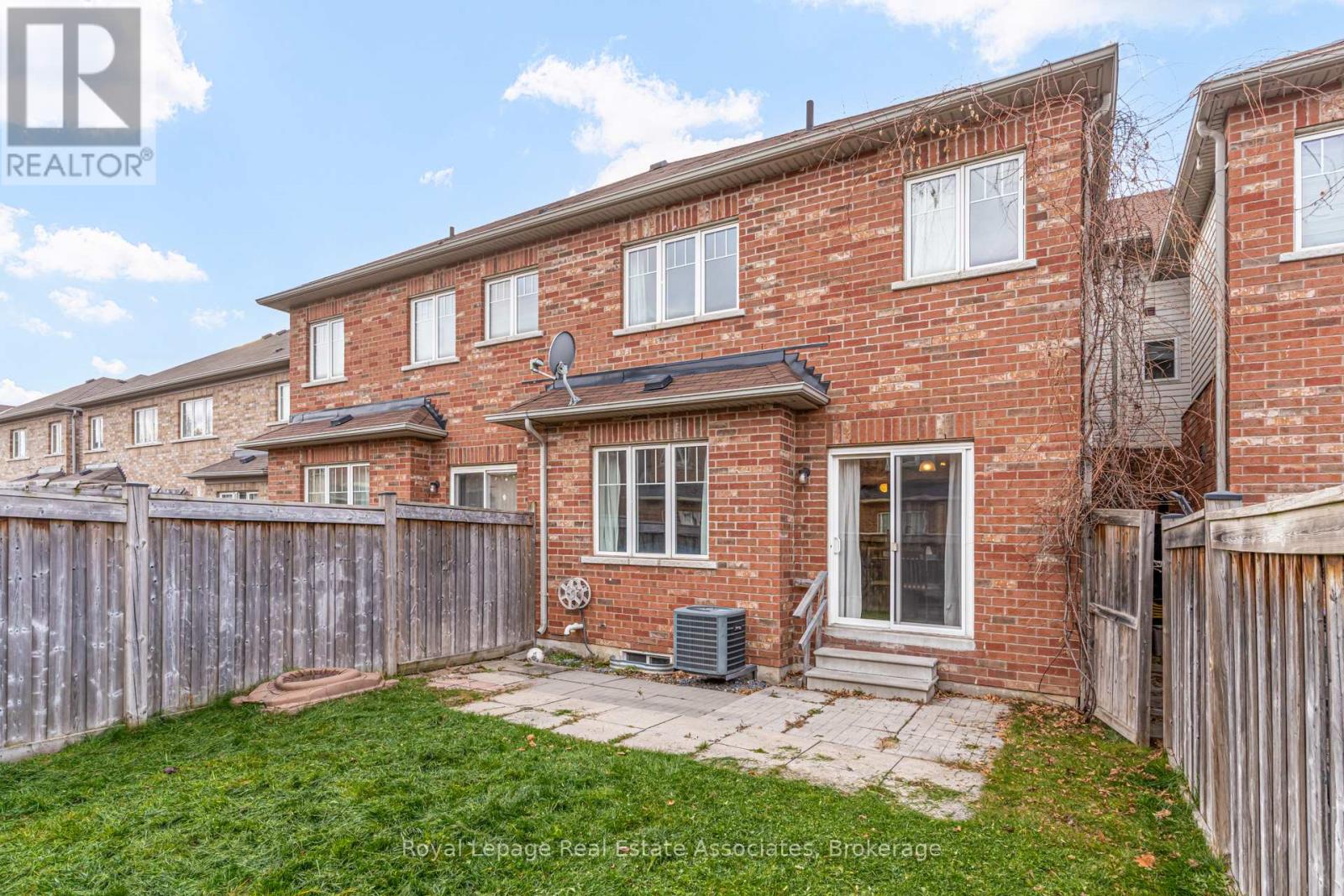 1315 Brandon Terrace, Milton, Ontario  L9T 7R3 - Photo 46 - W12910806