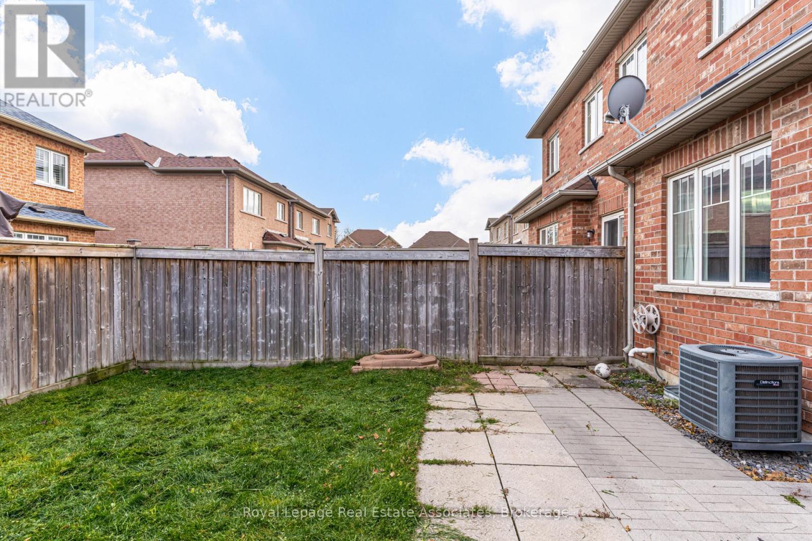 1315 Brandon Terrace, Milton, Ontario  L9T 7R3 - Photo 48 - W12910806