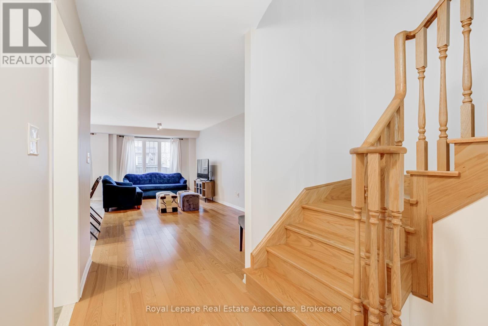 1315 Brandon Terrace, Milton, Ontario  L9T 7R3 - Photo 6 - W12910806