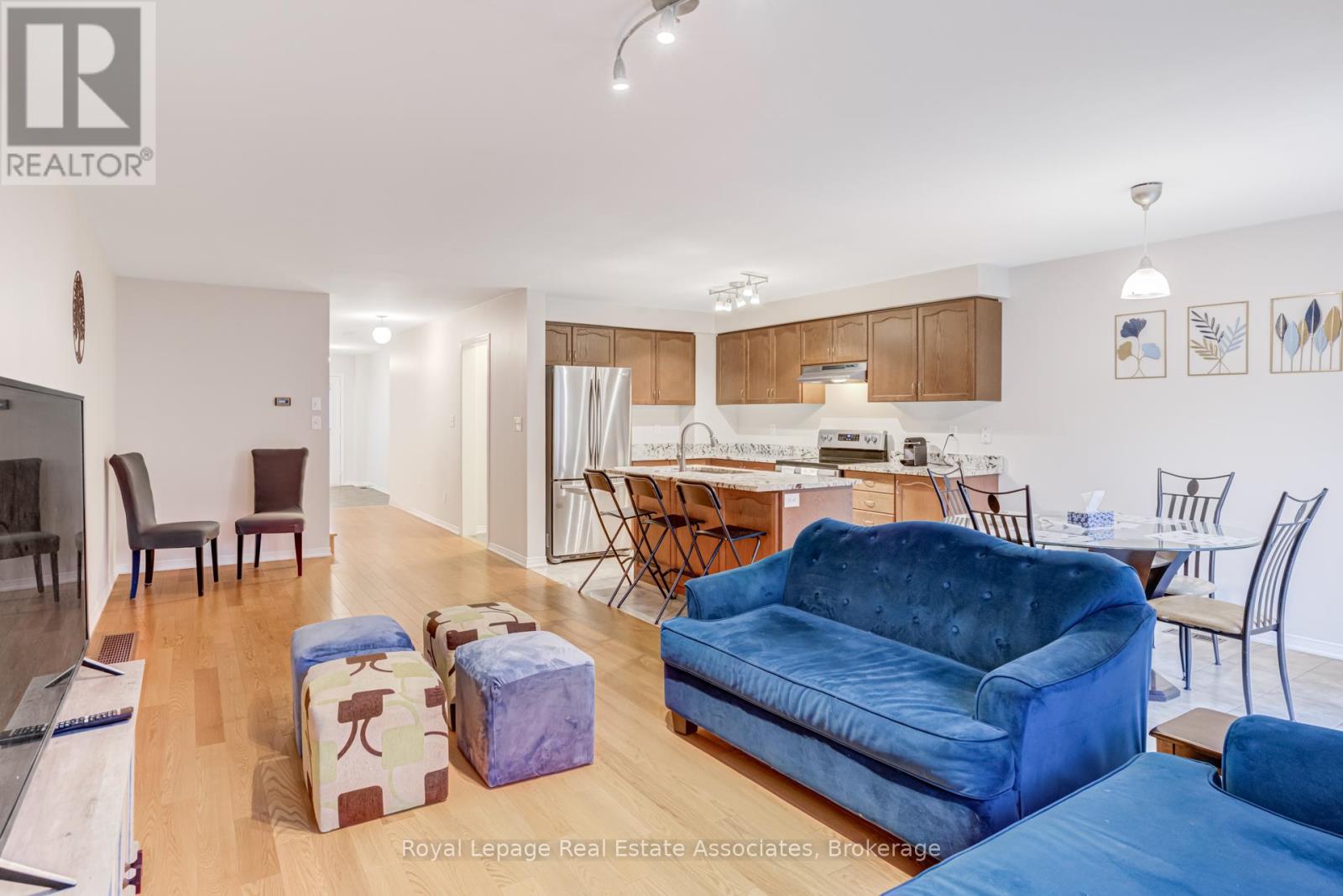 1315 Brandon Terrace, Milton, Ontario  L9T 7R3 - Photo 9 - W12910806