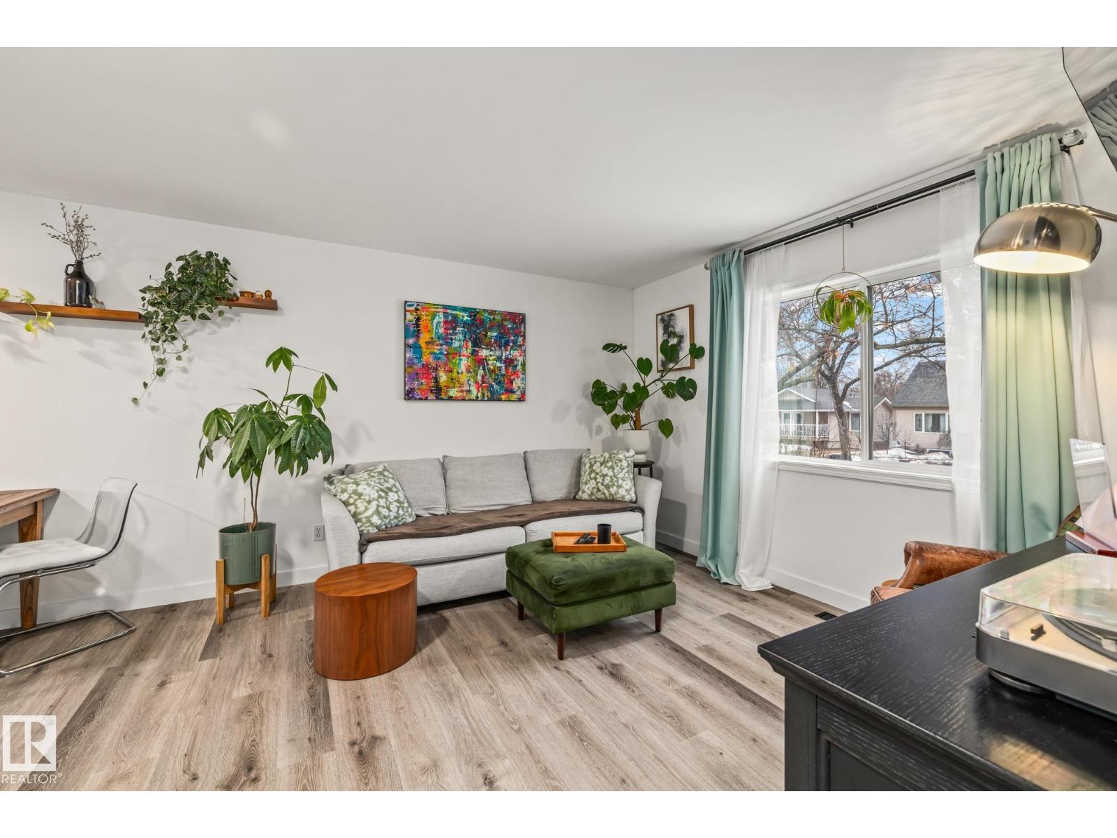 9321 92 St Nw, Edmonton, Alberta  T6C 3R7 - Photo 3 - E4478705