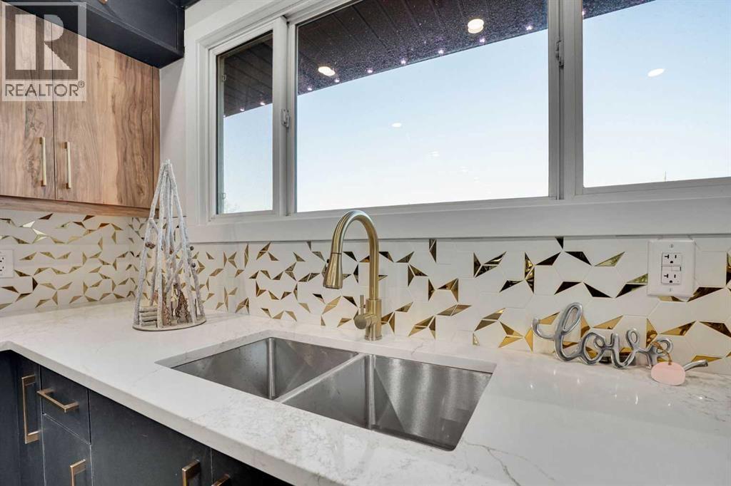 12112 Canfield Road Sw, Calgary, Alberta  T2W 1V2 - Photo 10 - A2295382