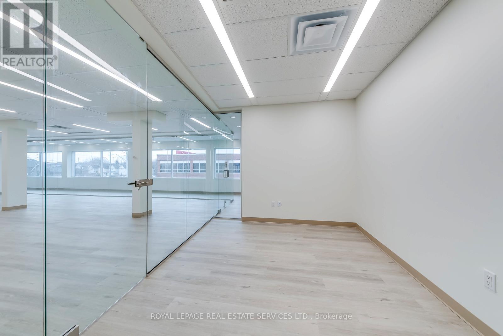 104 - 401 Victoria Avenue N, Hamilton, Ontario  L8L 5G7 - Photo 4 - X12910564