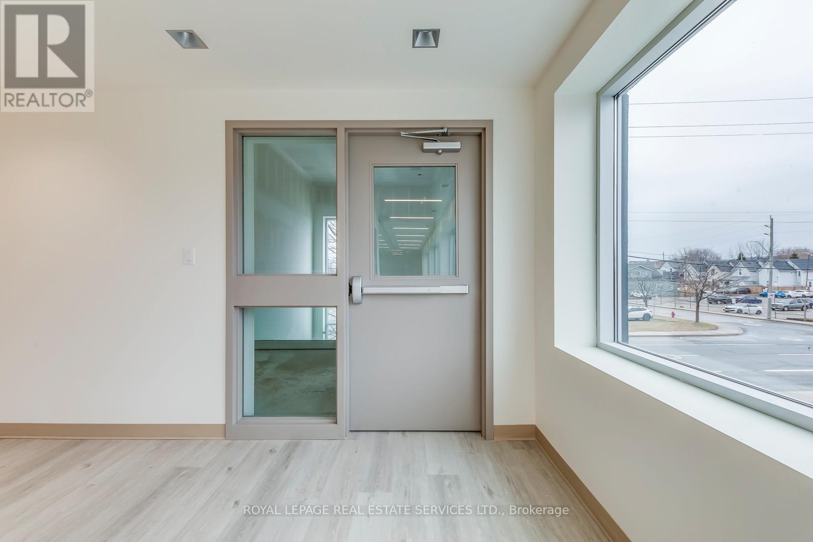 200 - 401 Victoria Avenue N, Hamilton, Ontario  L8L 5G7 - Photo 10 - X12910568