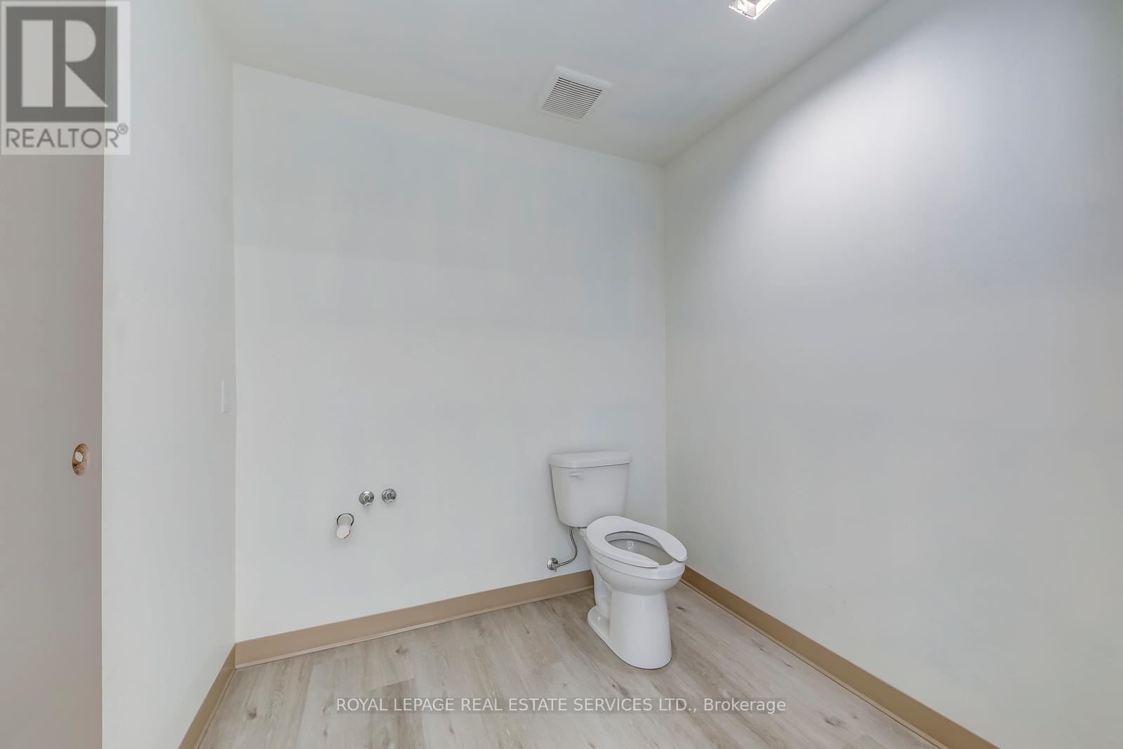 200 - 401 Victoria Avenue N, Hamilton, Ontario  L8L 5G7 - Photo 5 - X12910568