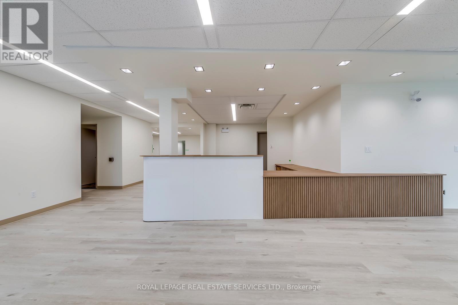 200 - 401 Victoria Avenue N, Hamilton, Ontario  L8L 5G7 - Photo 8 - X12910568