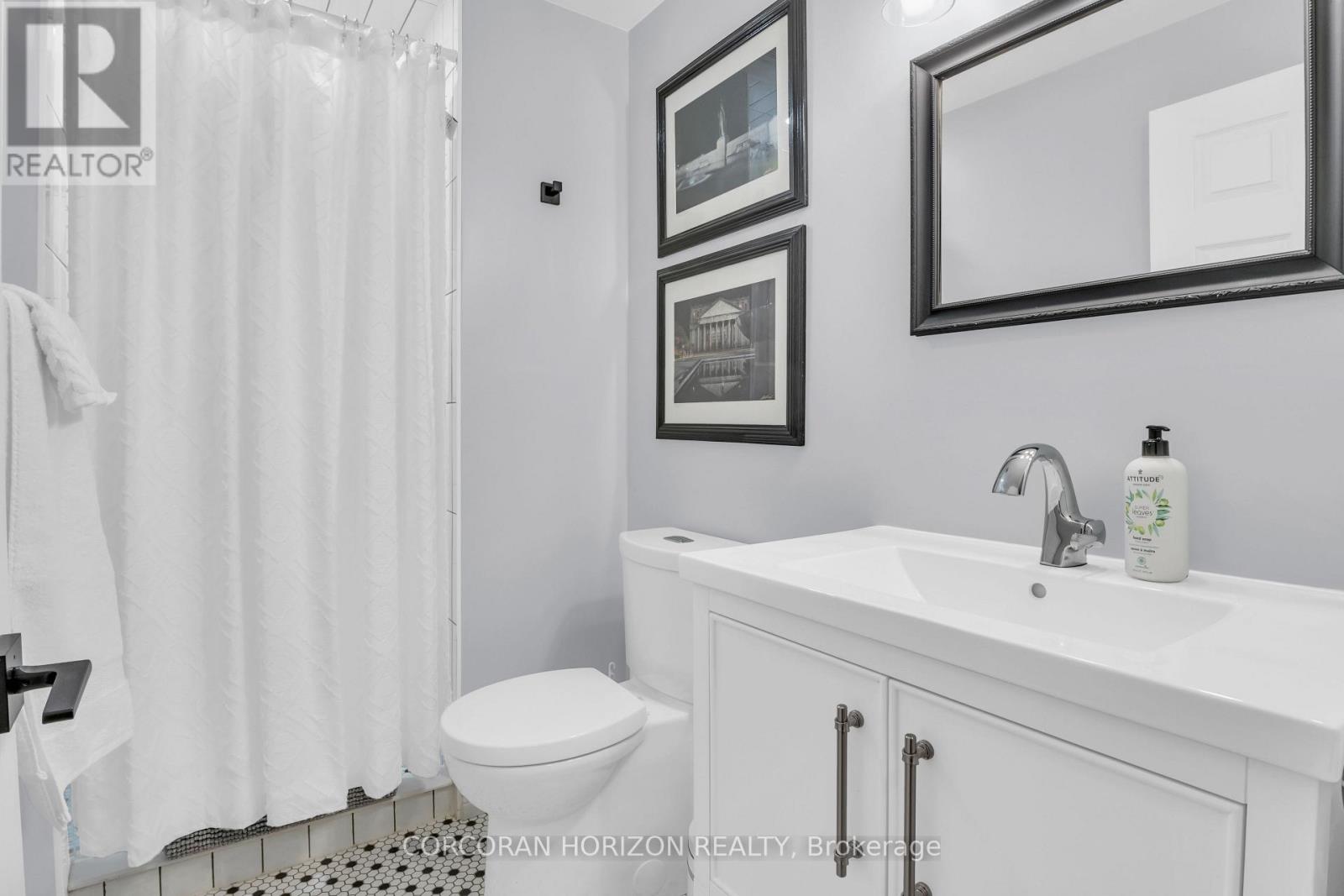 41 Tinatawa Court, Kitchener, Ontario  N2A 3G9 - Photo 25 - X12910570