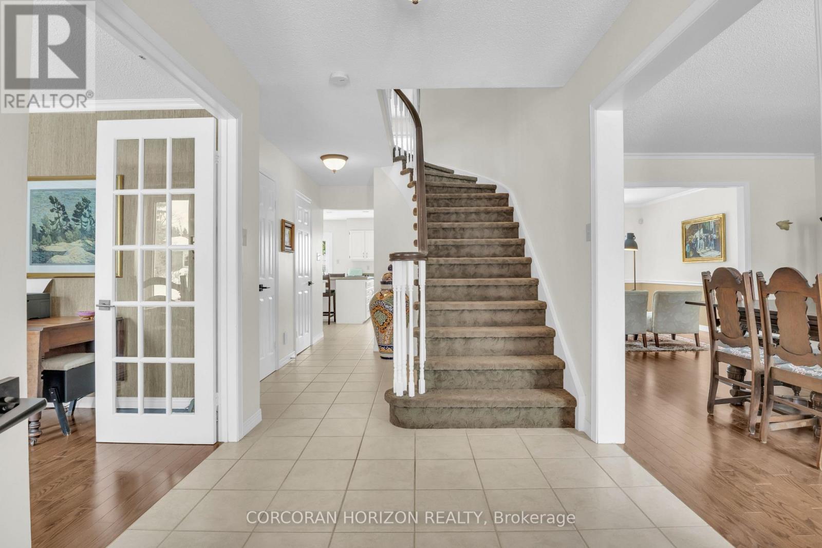 41 Tinatawa Court, Kitchener, Ontario  N2A 3G9 - Photo 5 - X12910570