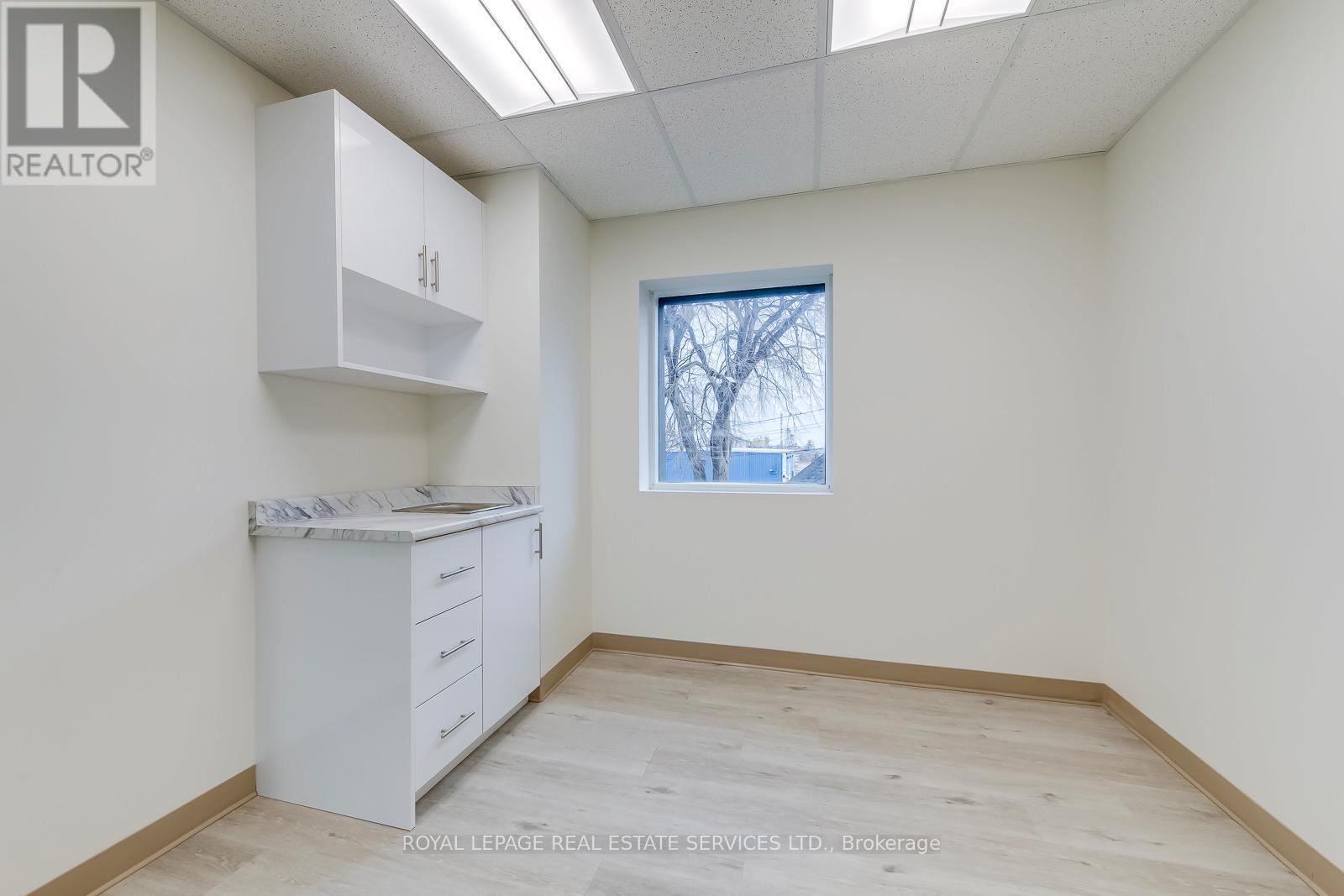 102 - 401 Victoria Avenue N, Hamilton, Ontario  L8L 5G7 - Photo 7 - X12910576