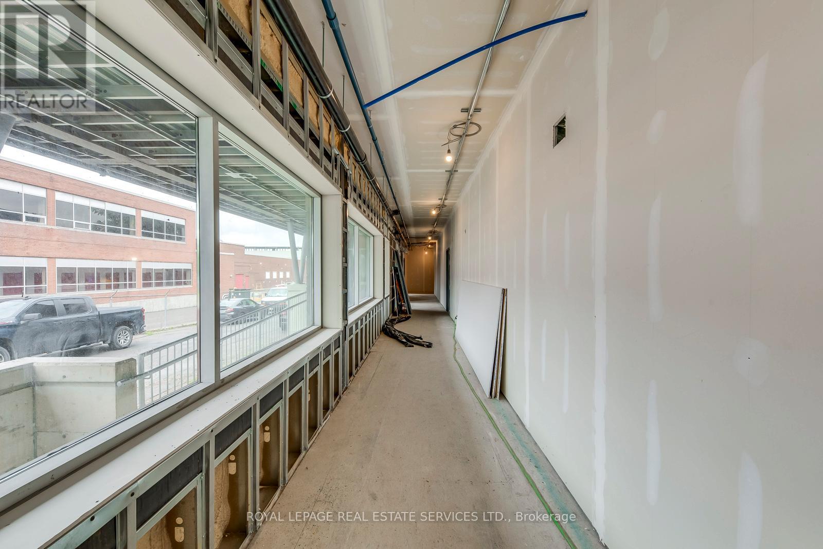 101 - 401 Victoria Avenue N, Hamilton, Ontario  L8L 5G7 - Photo 12 - X12910590